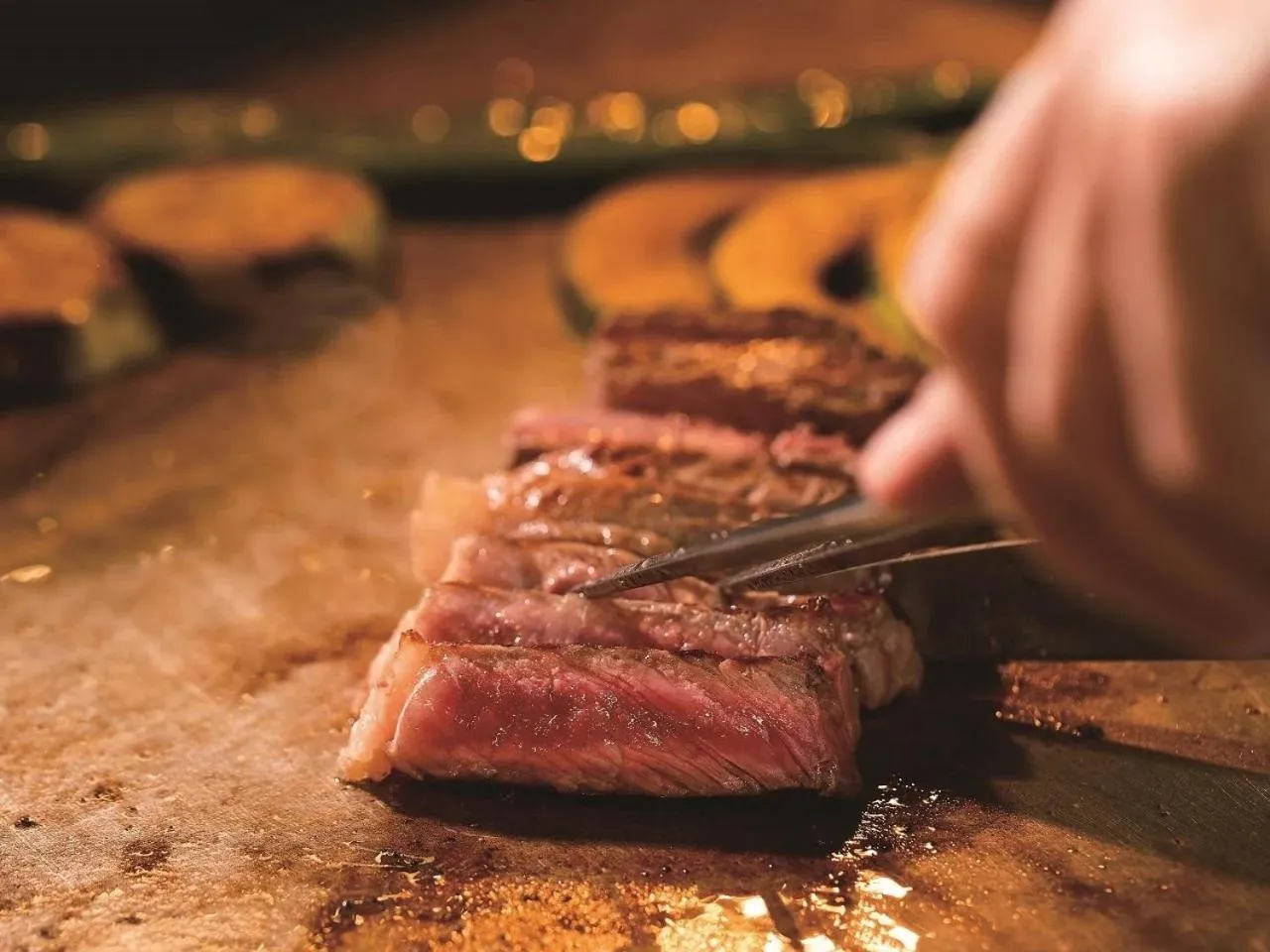 Restaurant/places to eat in APA Hotel & Resort Midosuji Hommachi Ekimae Tower