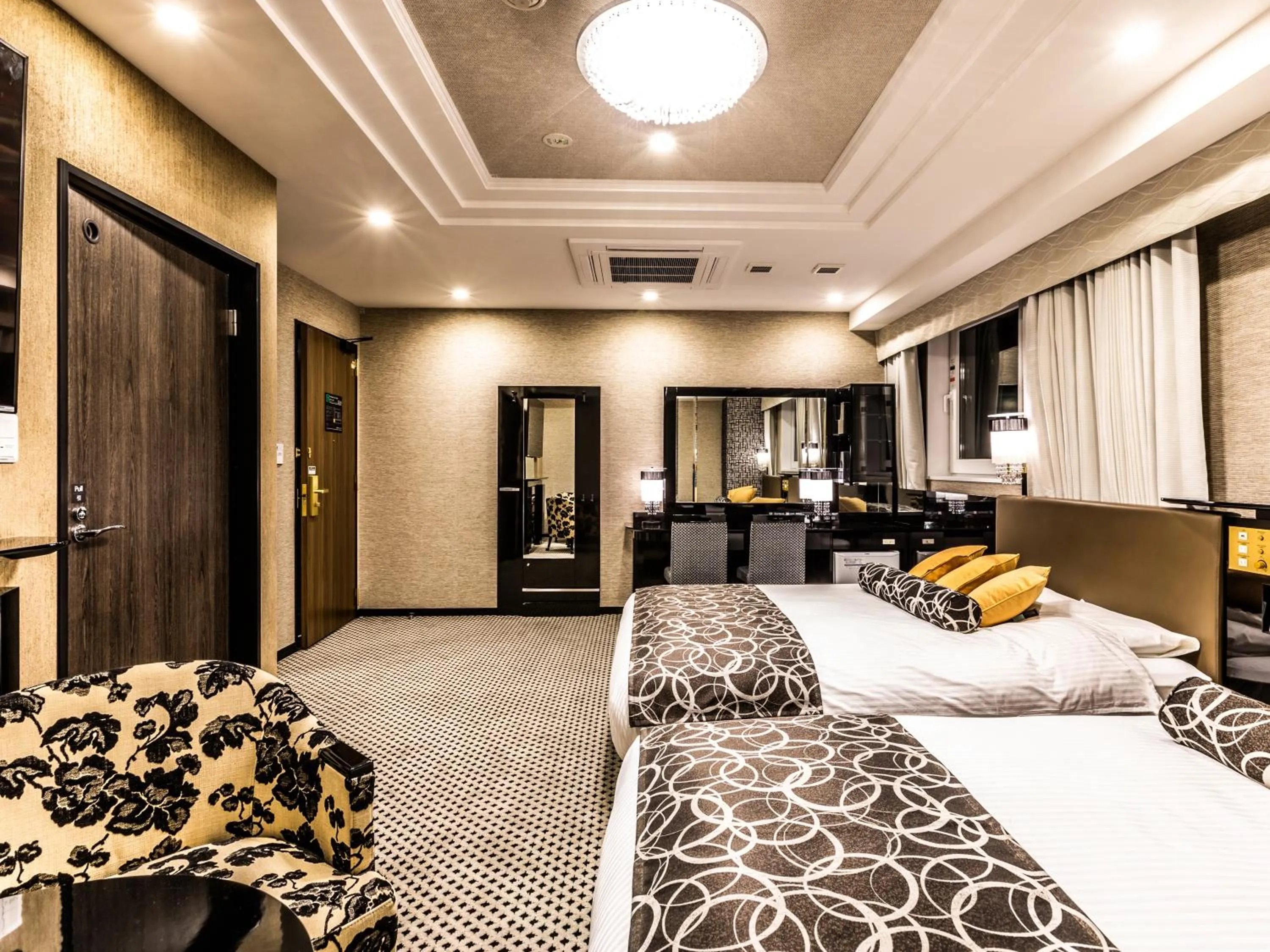 Bed in APA Hotel & Resort Midosuji Hommachi Ekimae Tower