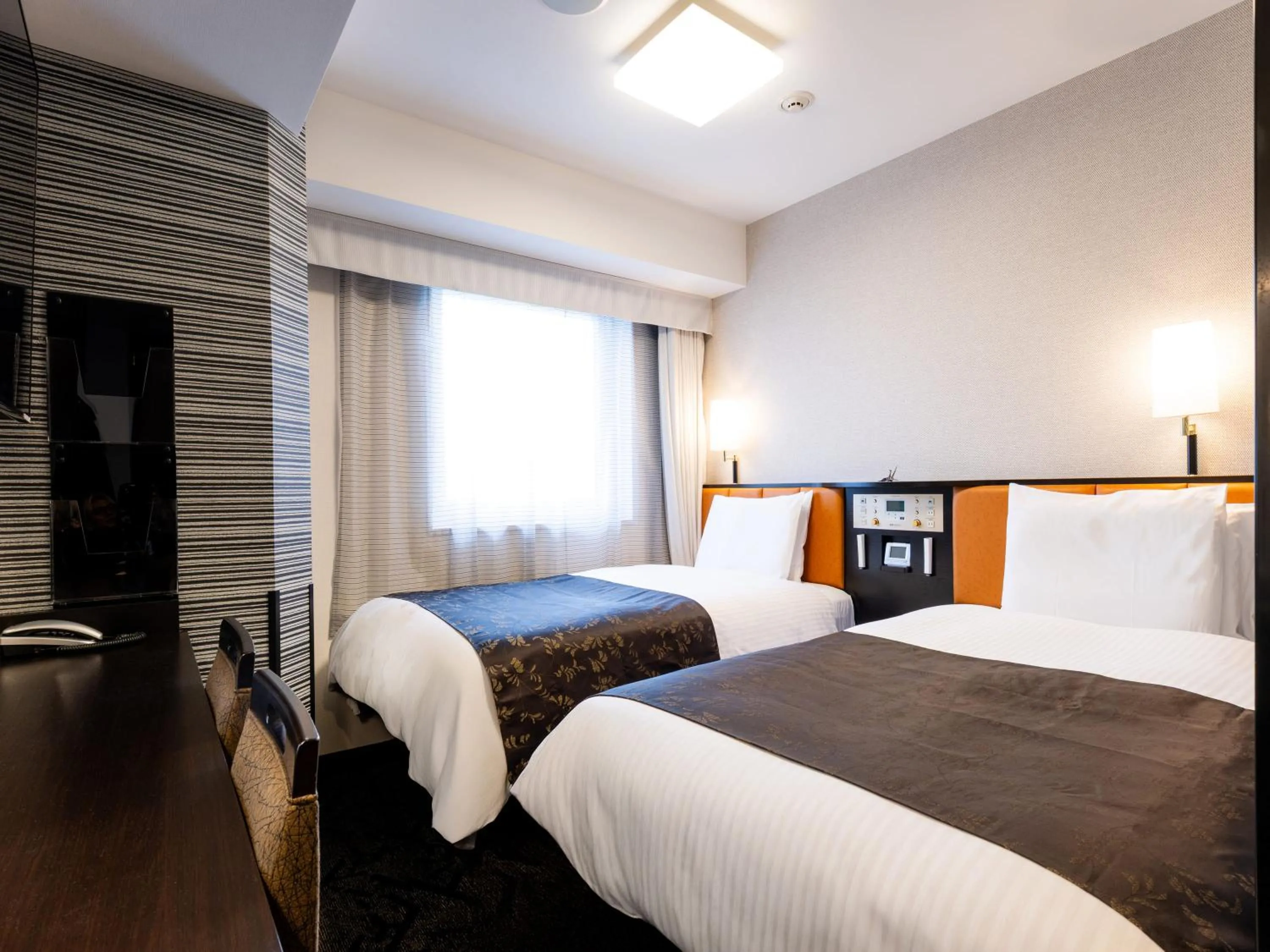 furniture, Bed in APA Hotel & Resort Midosuji Hommachi Ekimae Tower