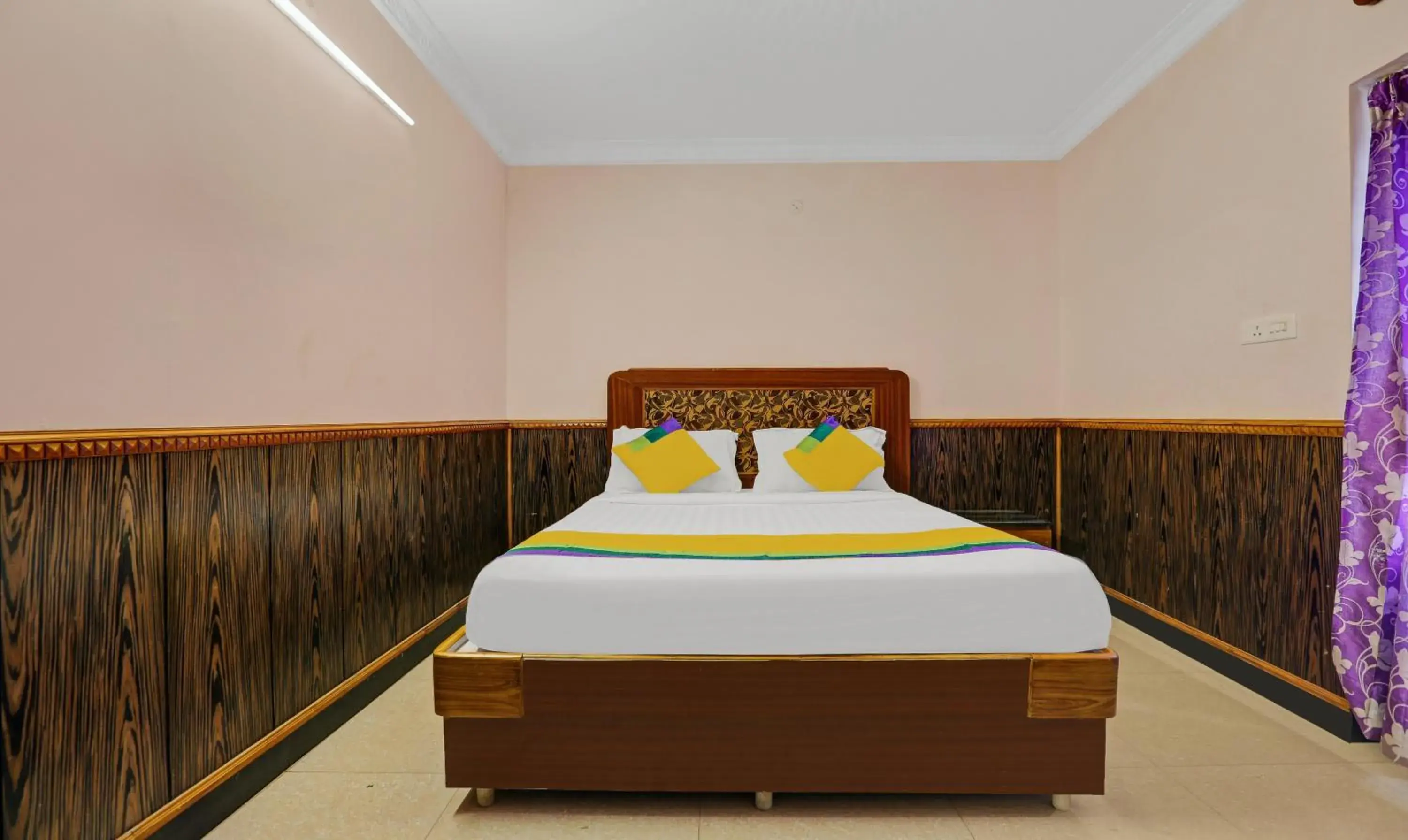 Bedroom, Bed in Itsy Hotels Rain Forest Bedroom, Bed in Itsy Hotels Rain Forest