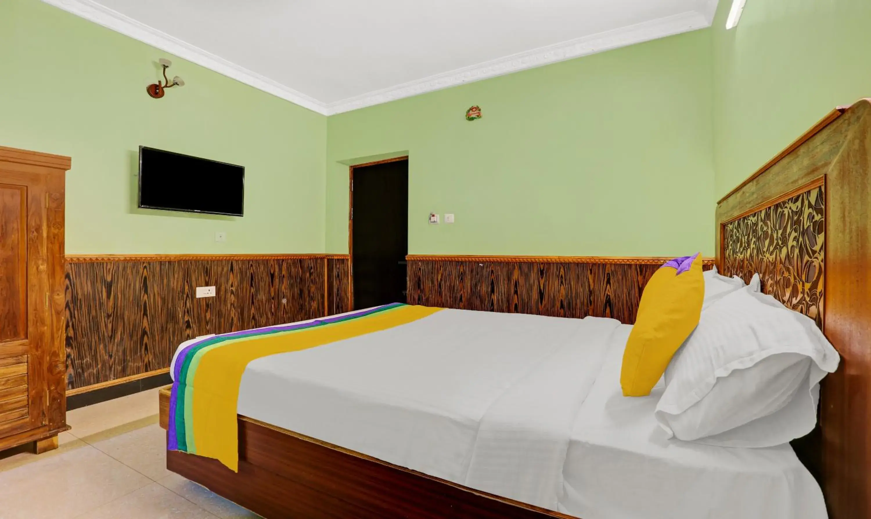 Bedroom, Bed in Itsy Hotels Rain Forest Bedroom, Bed in Itsy Hotels Rain Forest