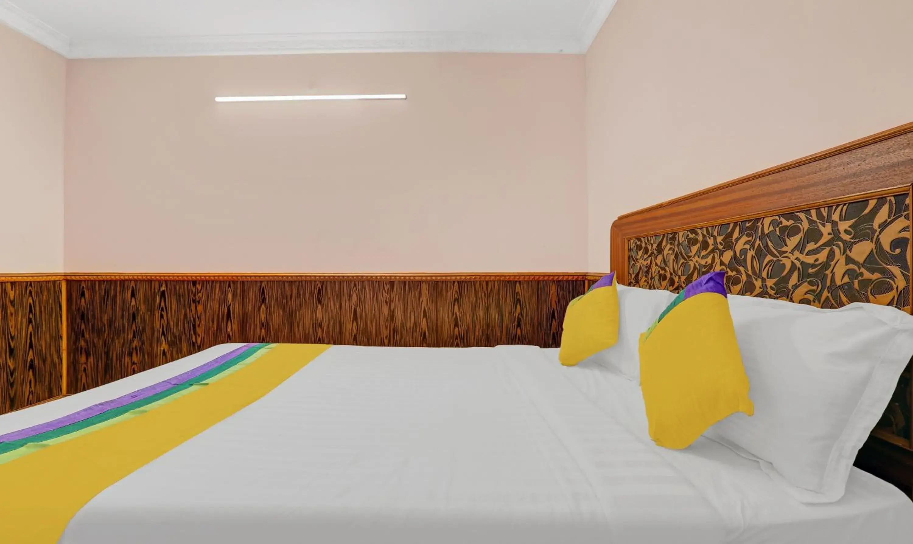 Bedroom, Bed in Itsy Hotels Rain Forest Bedroom, Bed in Itsy Hotels Rain Forest