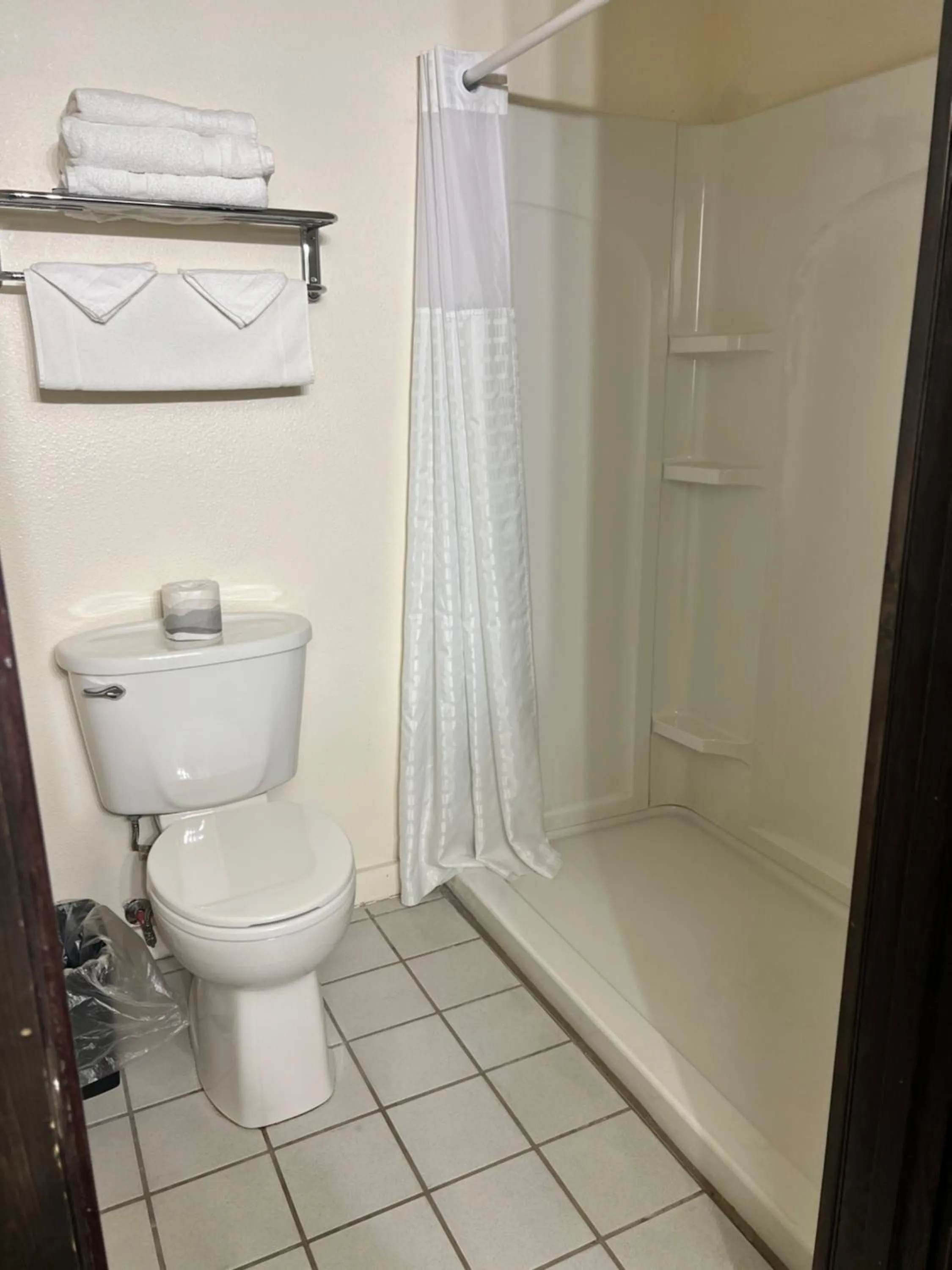 Bathroom in Super 8 by Wyndham Nebraska City