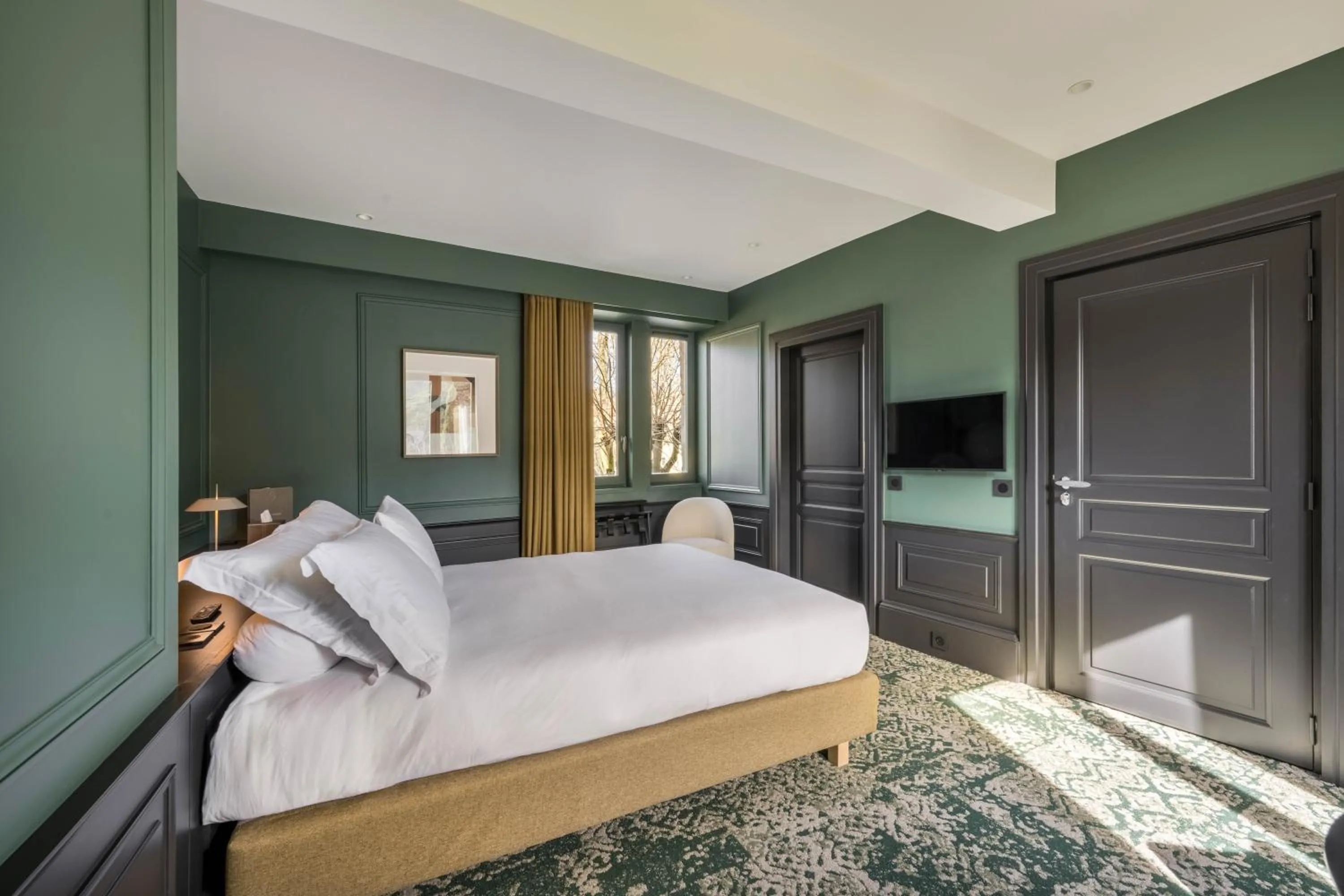 TV and multimedia, Bed in Les Suites de l'Ile Barbe