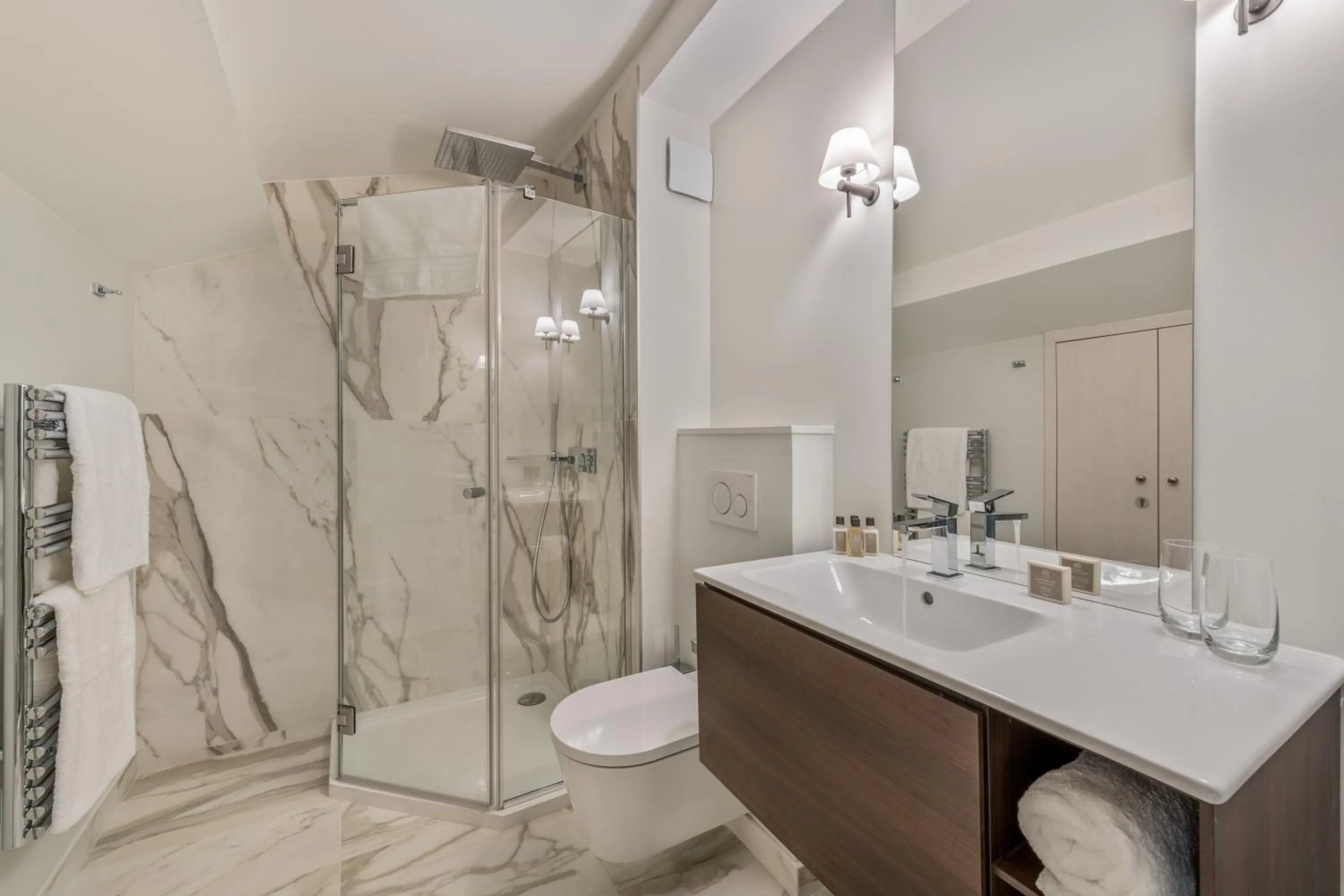Shower in Les Suites de l'Ile Barbe