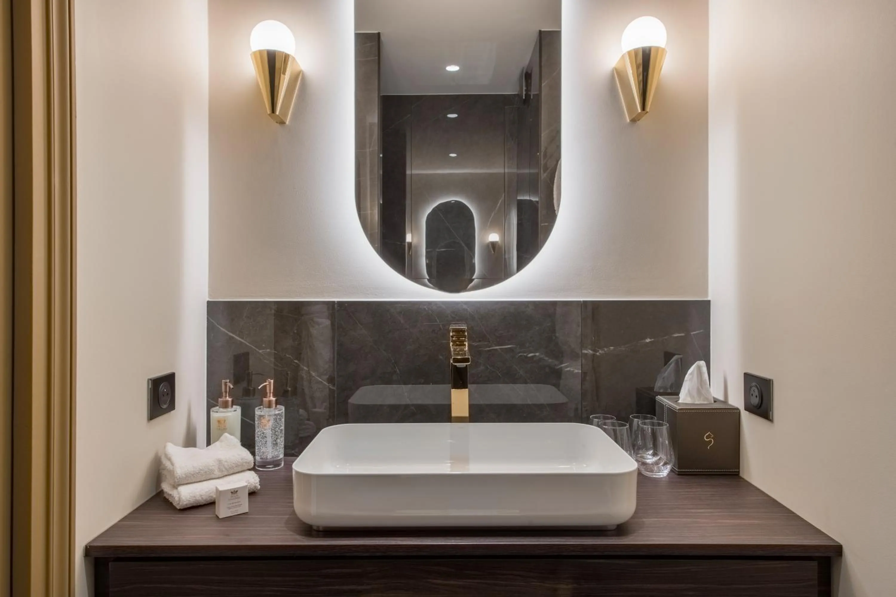 Bathroom in Les Suites de l'Ile Barbe