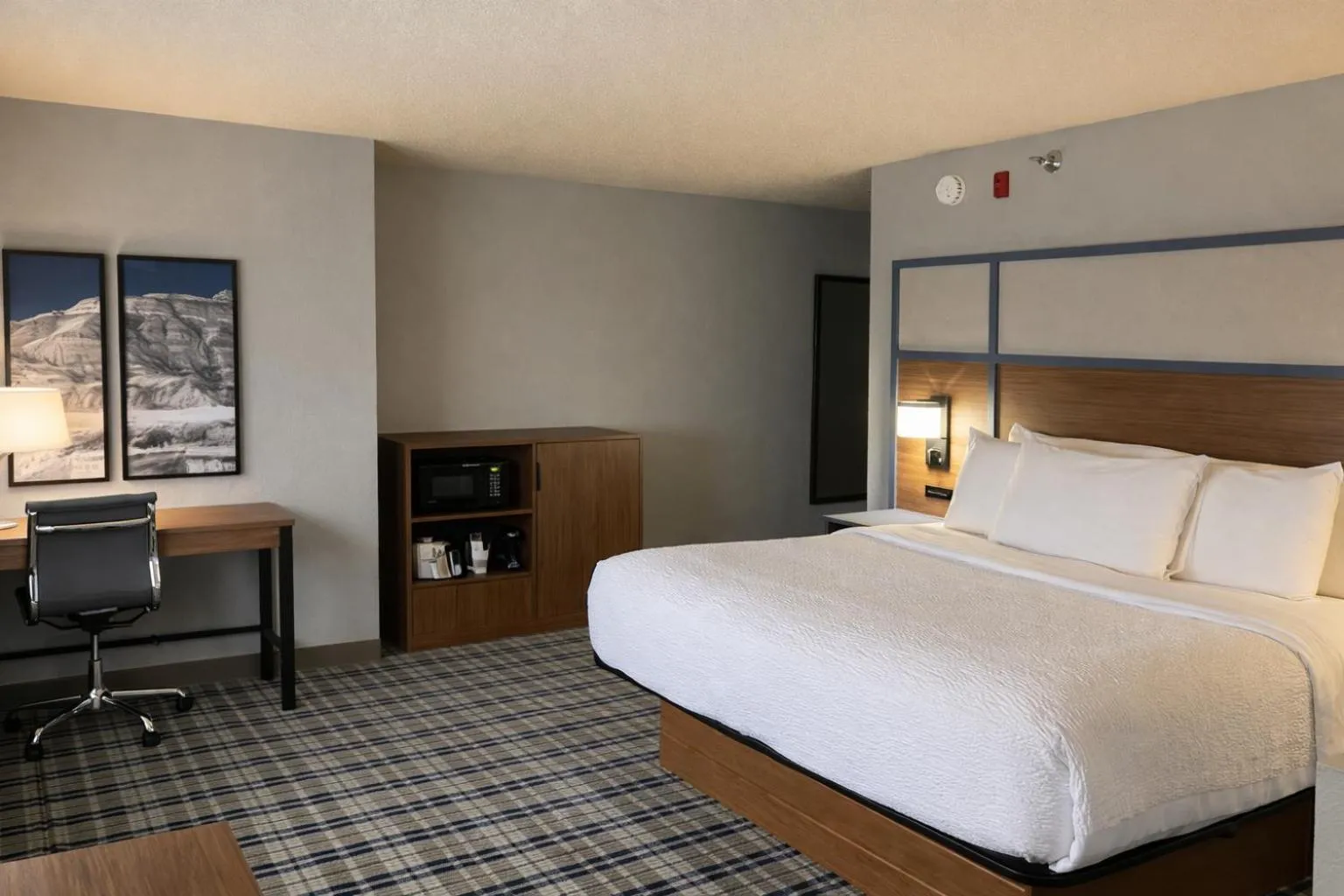 Bedroom, Bed in AmericInn by Wyndham Dickinson