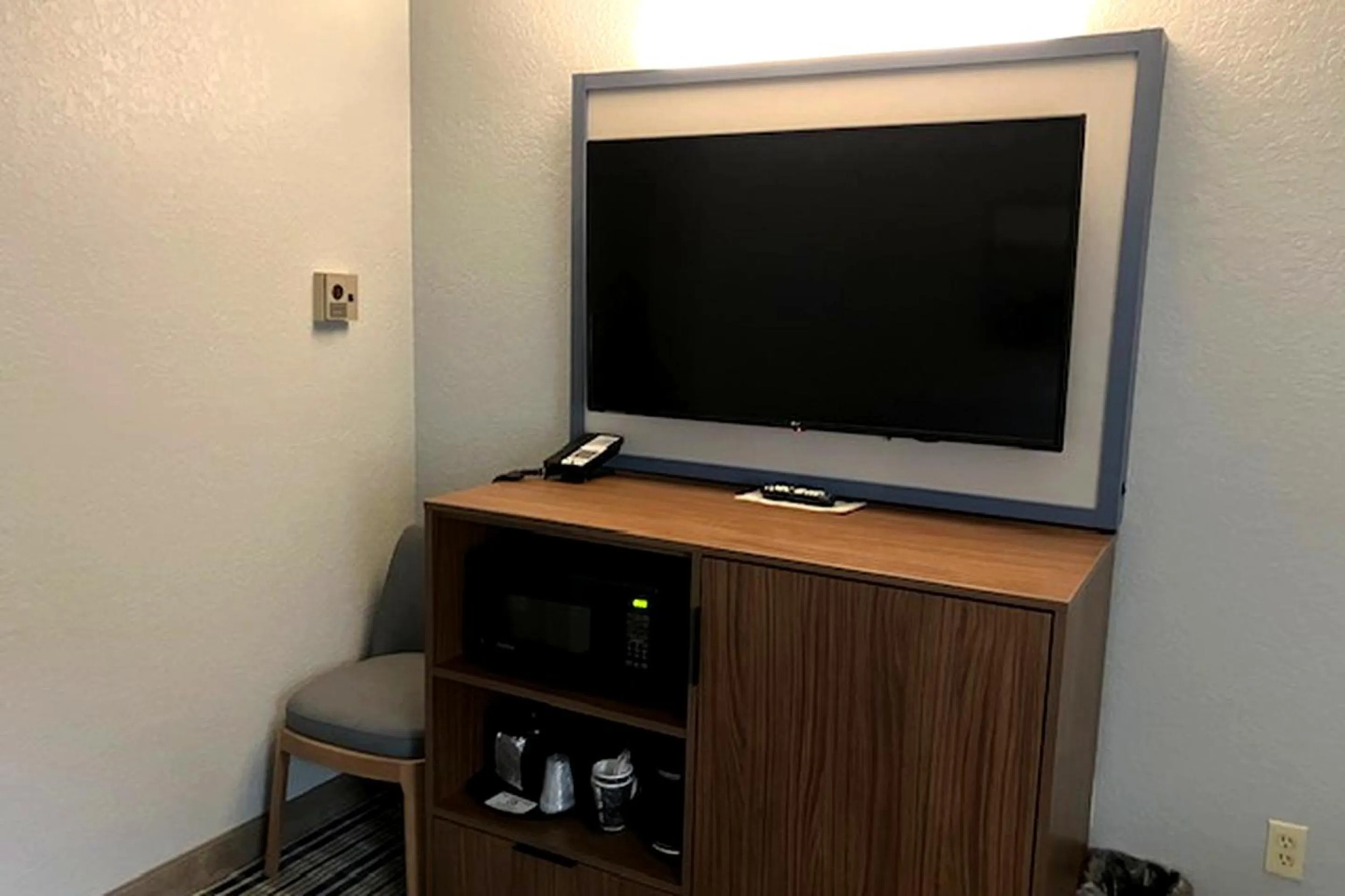TV and multimedia in AmericInn by Wyndham Dickinson