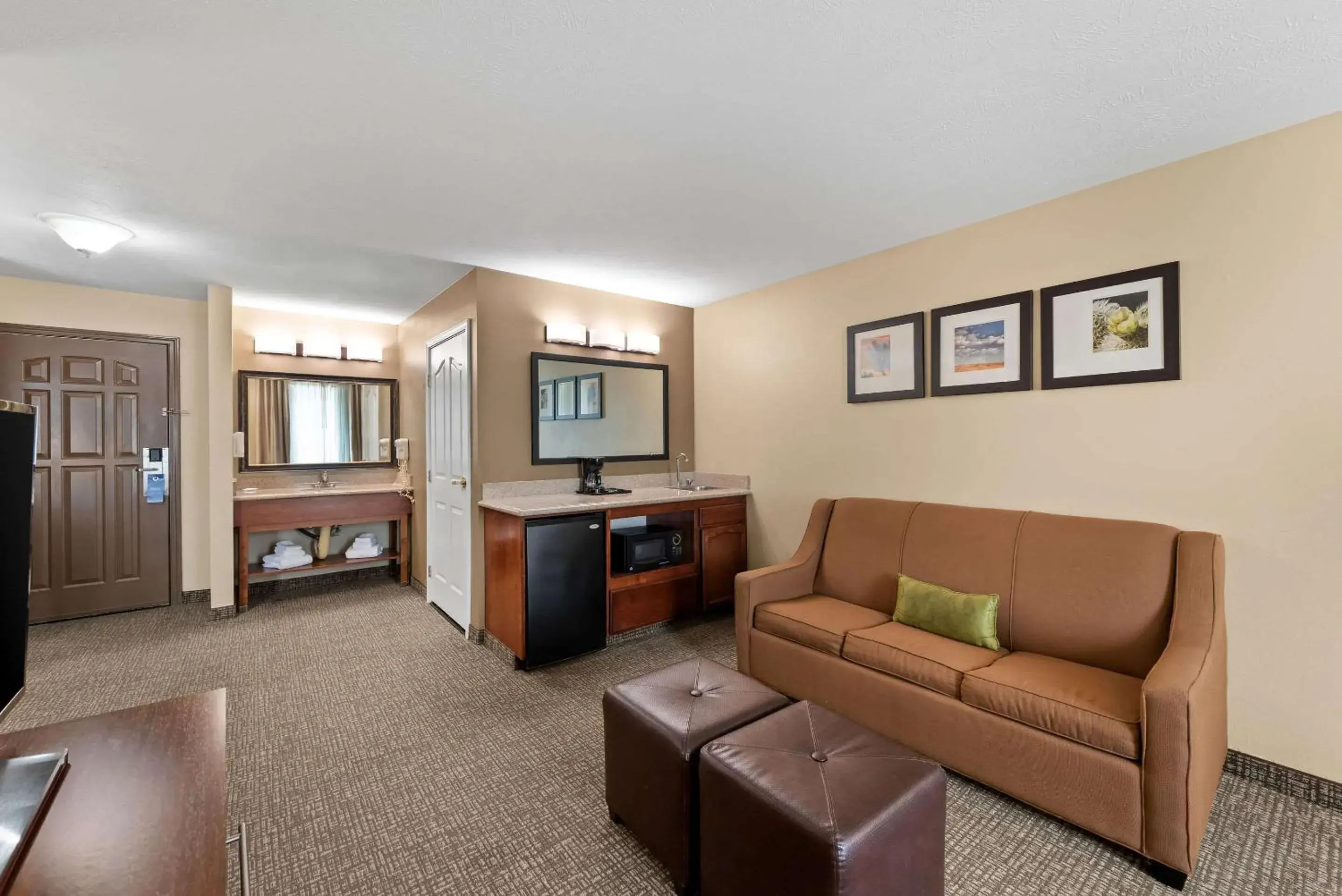 Bedroom in MainStay Suites El Centro I-8 Bedroom in MainStay Suites El Centro I-8