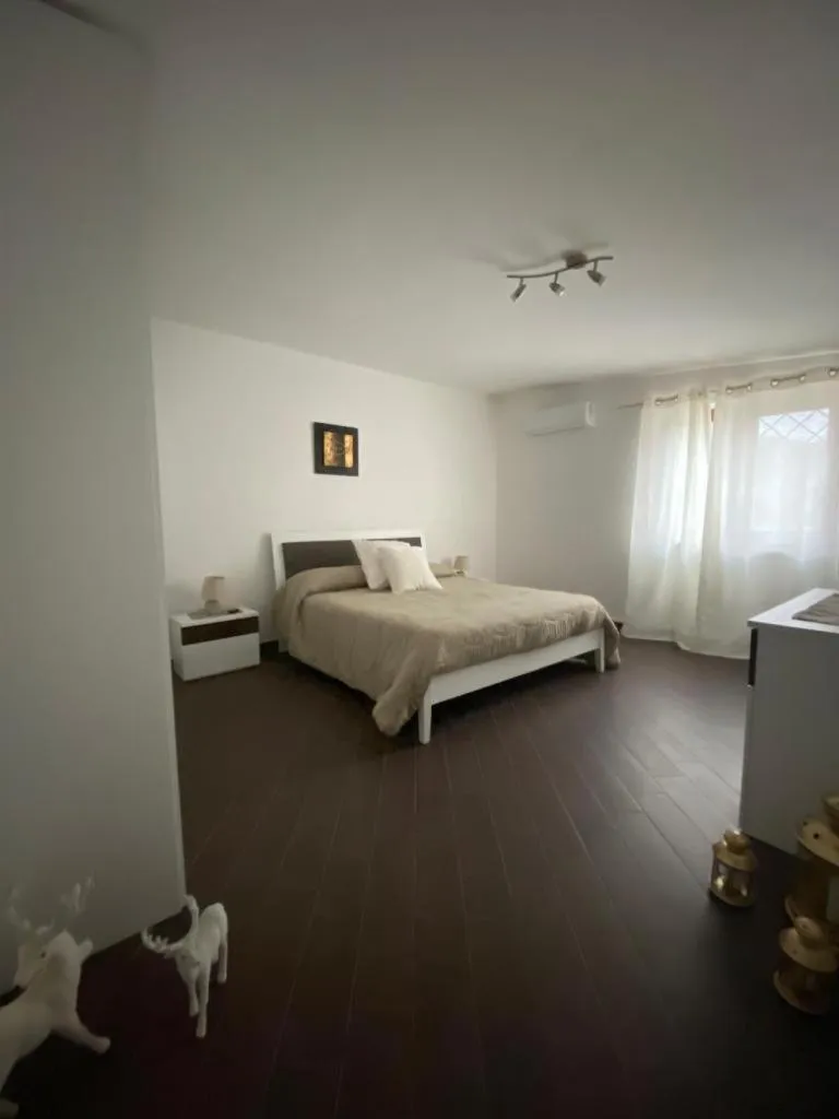 Photo of the whole room, Bed in B&B Le Rocce