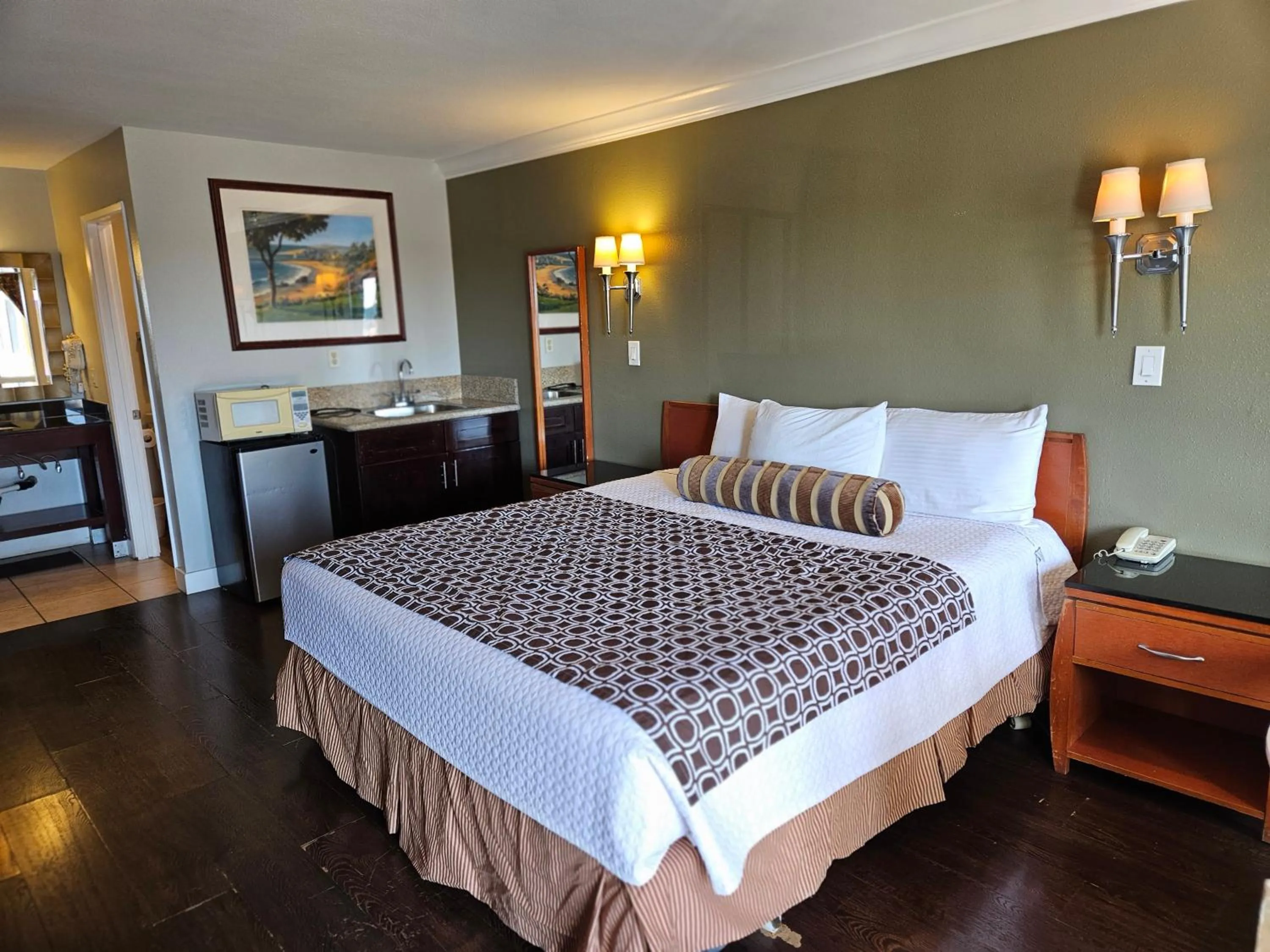 Bed in Fullerton Inn