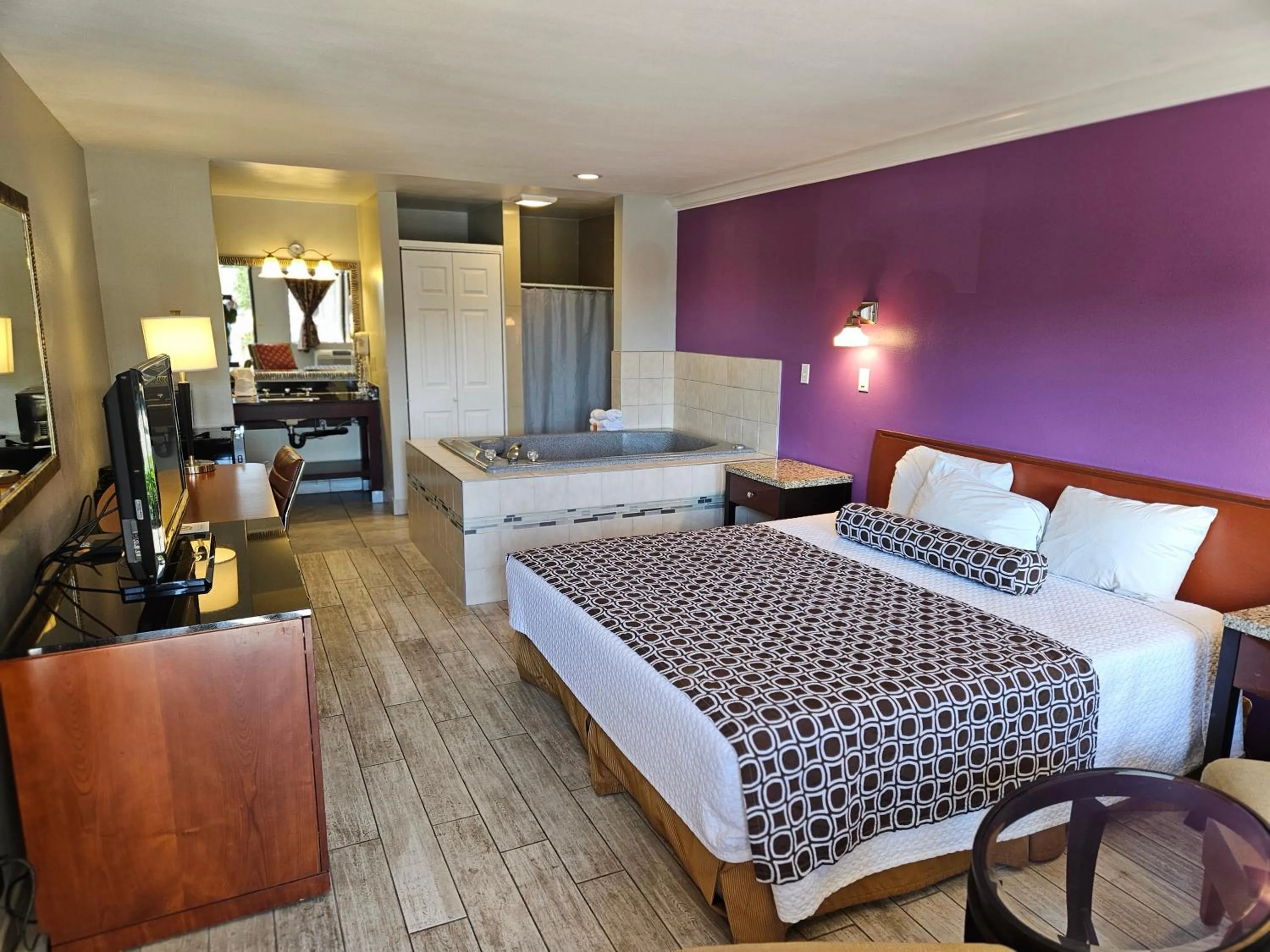 Bed in Fullerton Inn