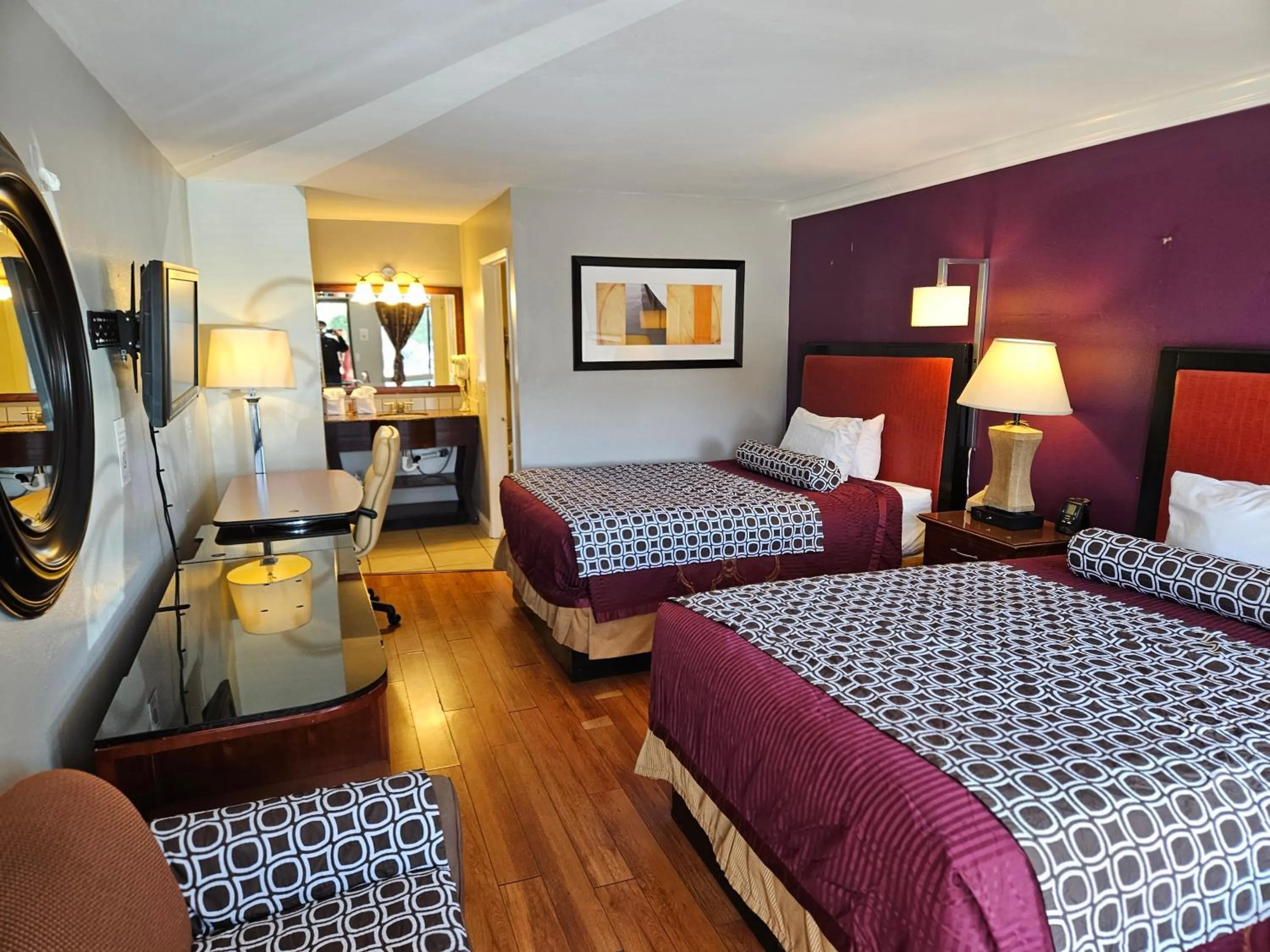 Bed in Fullerton Inn