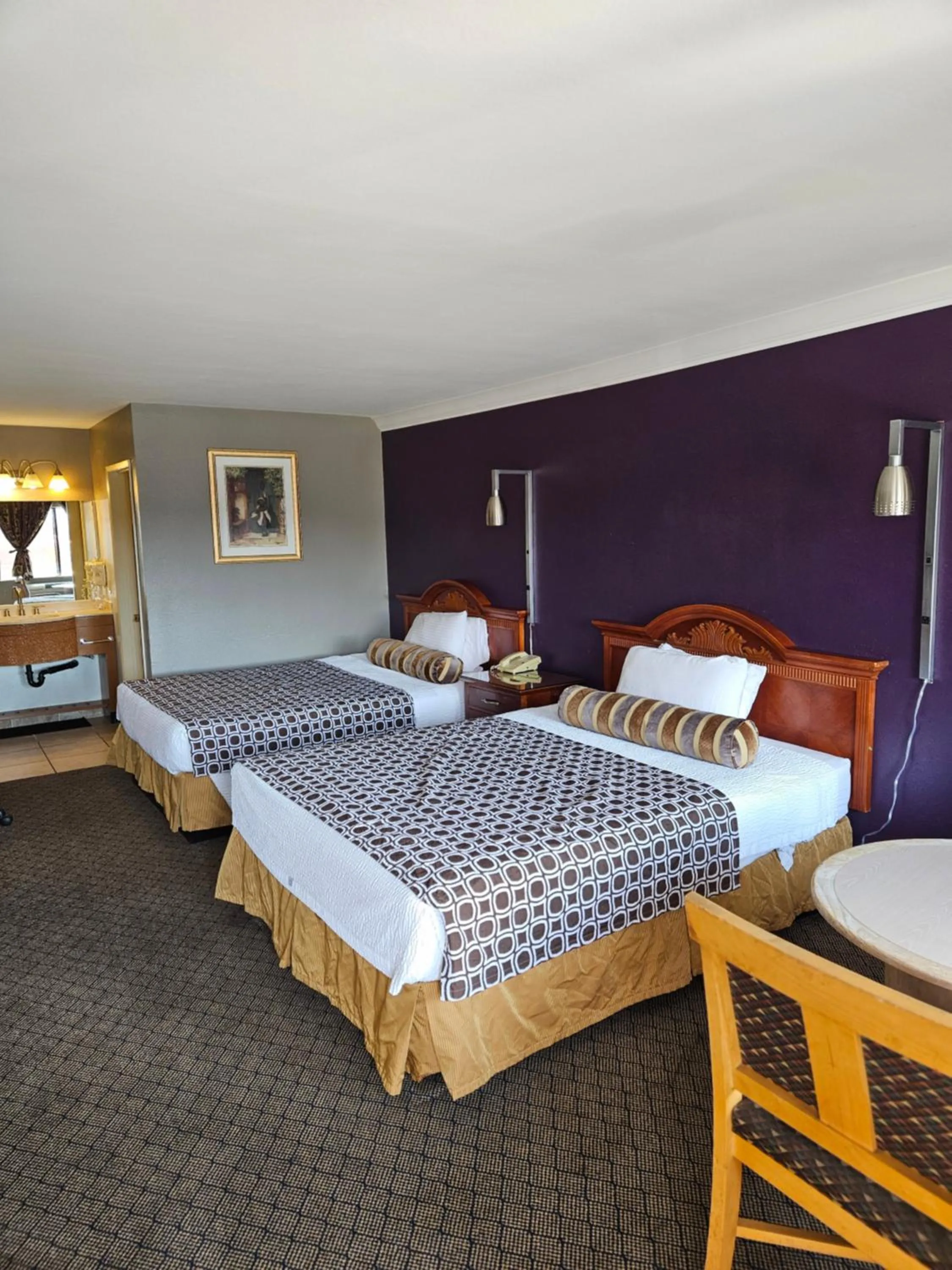 Bed in Fullerton Inn