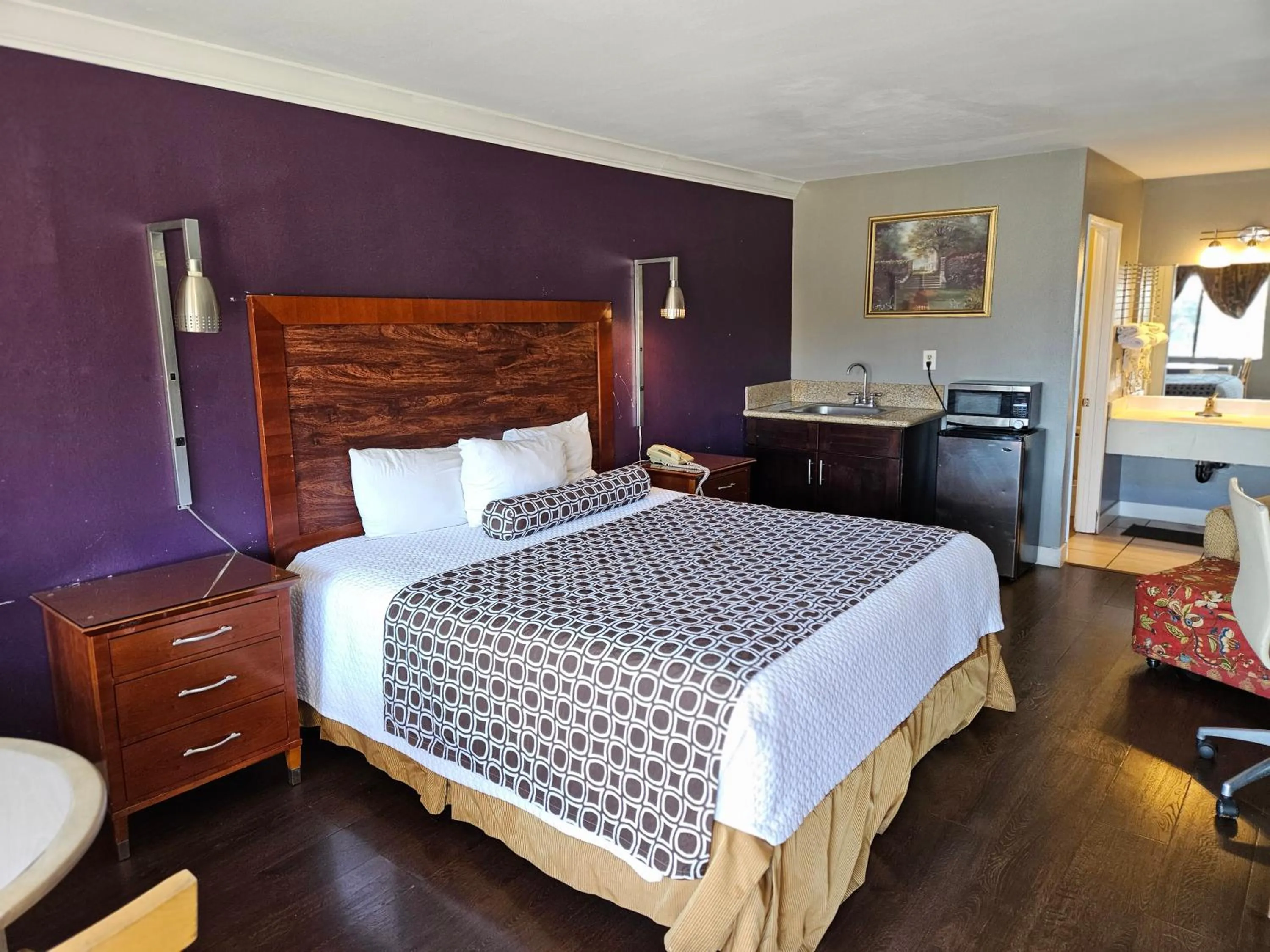 Bed in Fullerton Inn