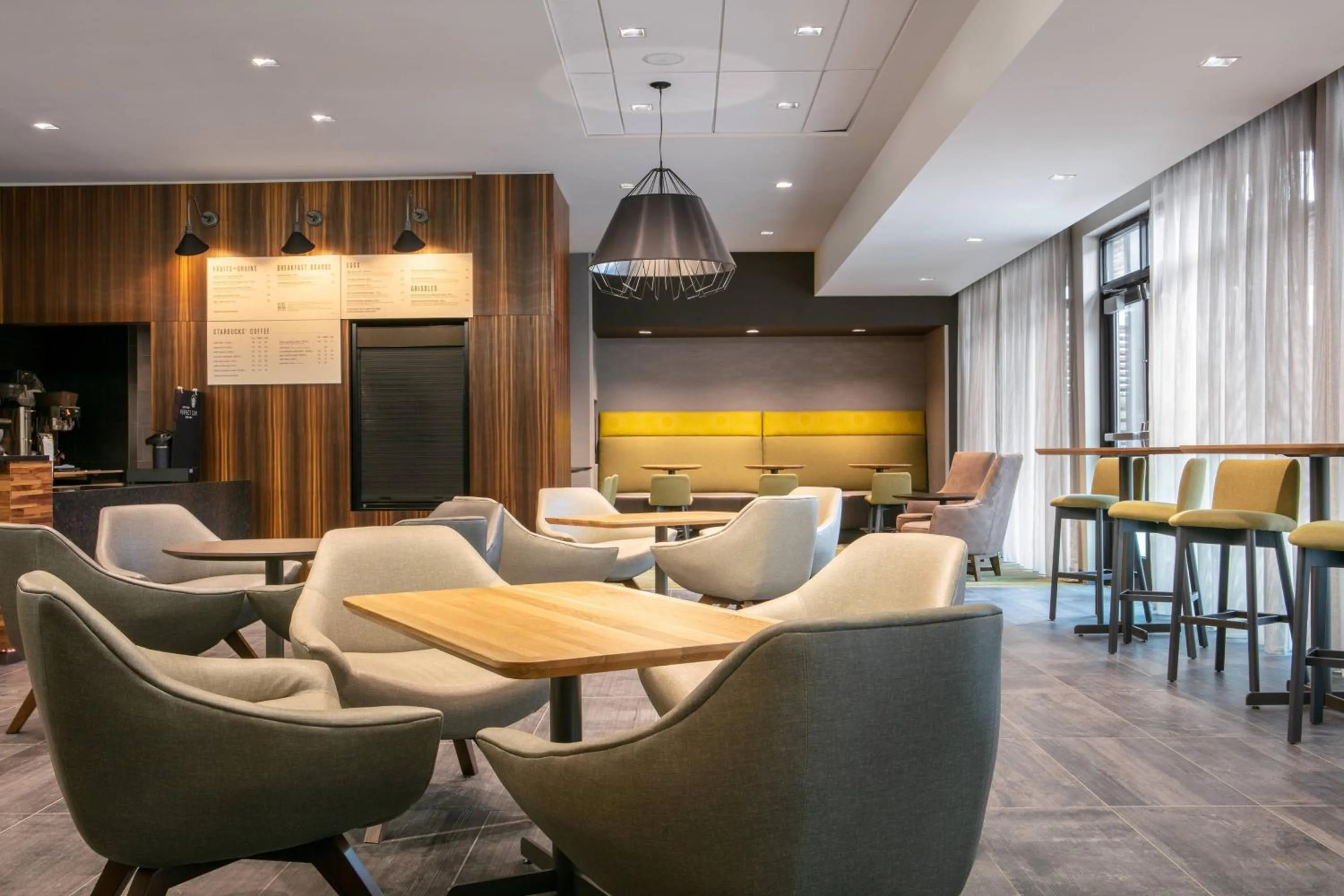 Restaurant/places to eat in Courtyard Sioux City Downtown/Convention Center