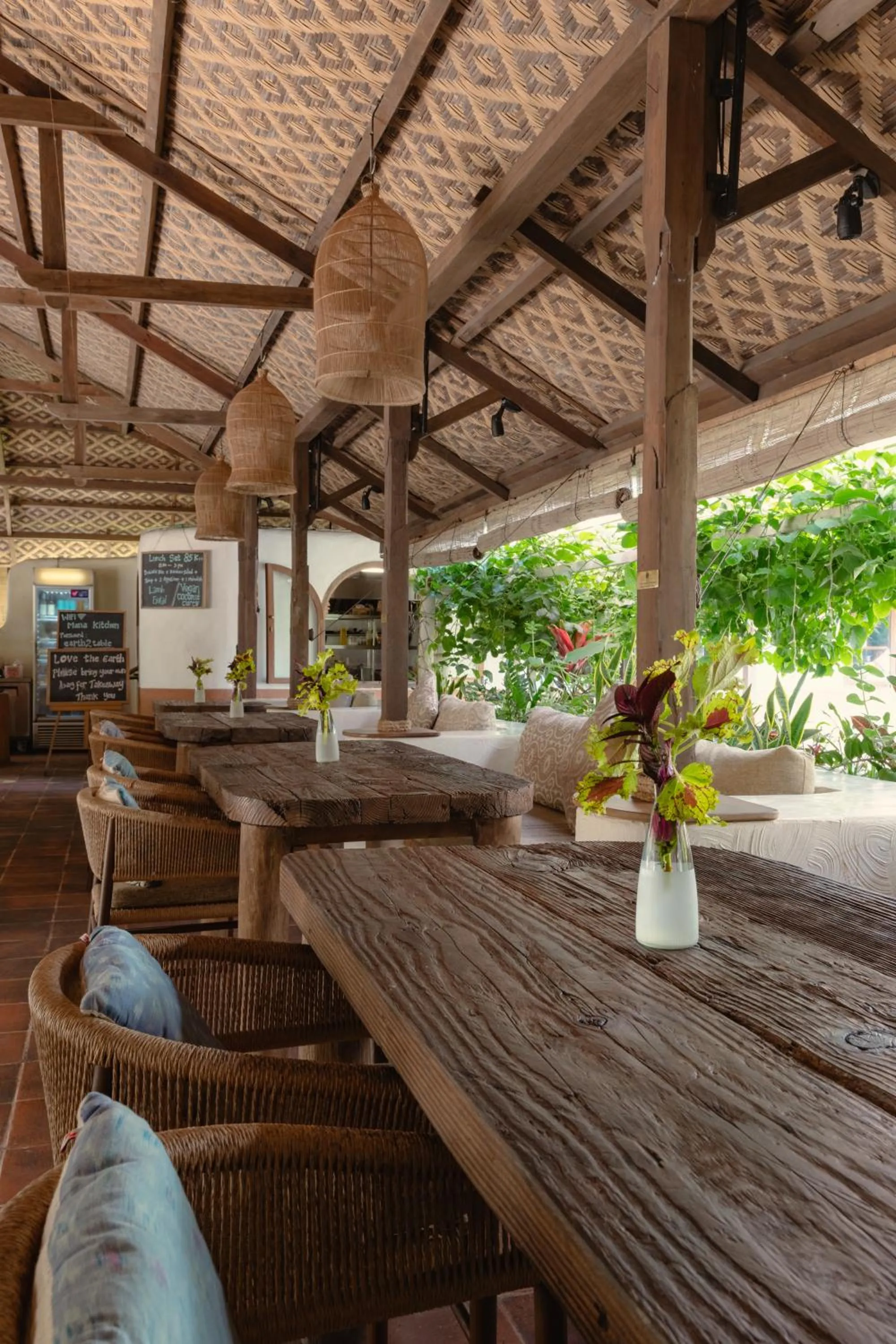 Restaurant/places to eat in Mana Earthly Paradise
