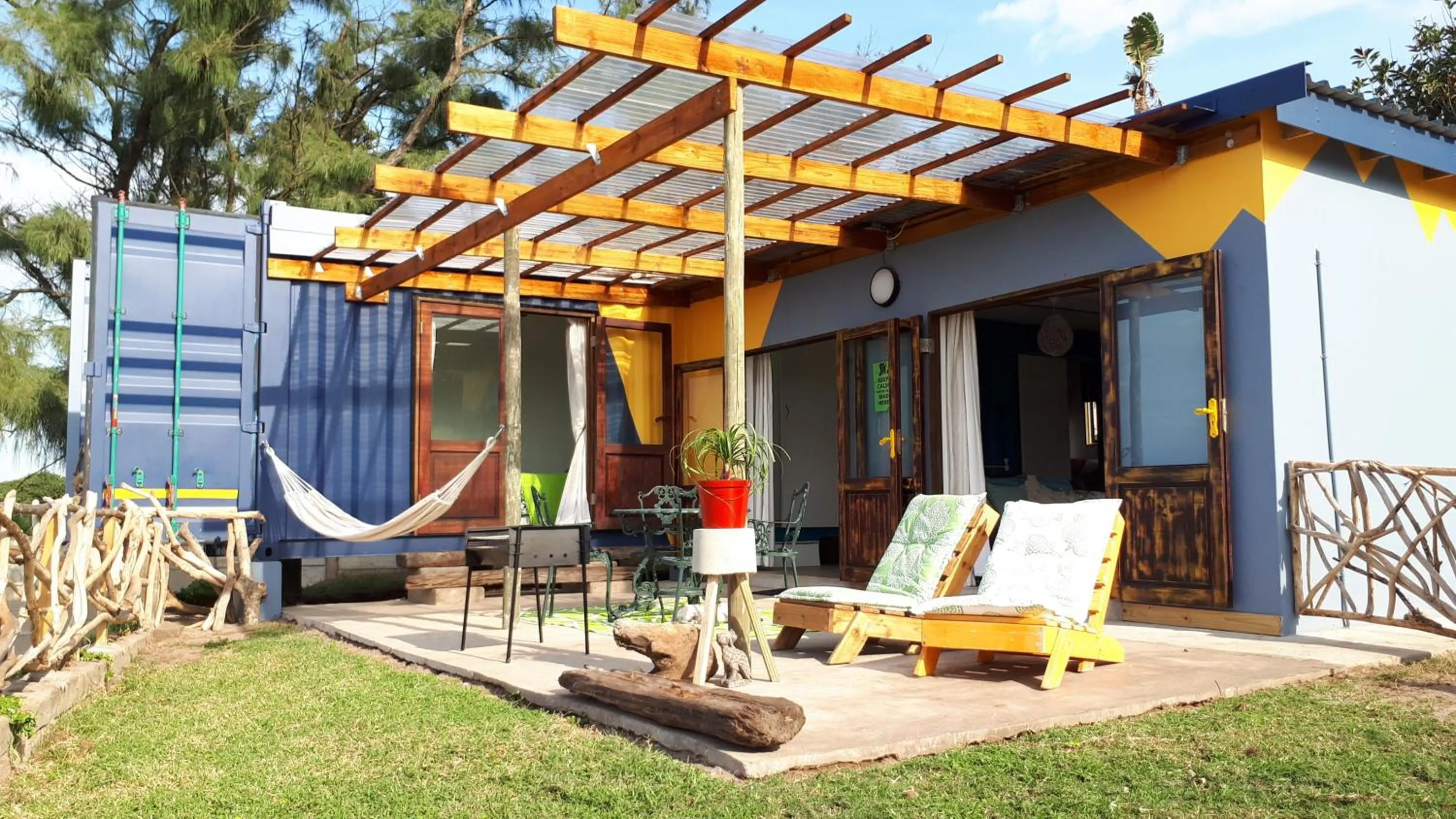 Two-Bedroom House in Blue Space Beach house