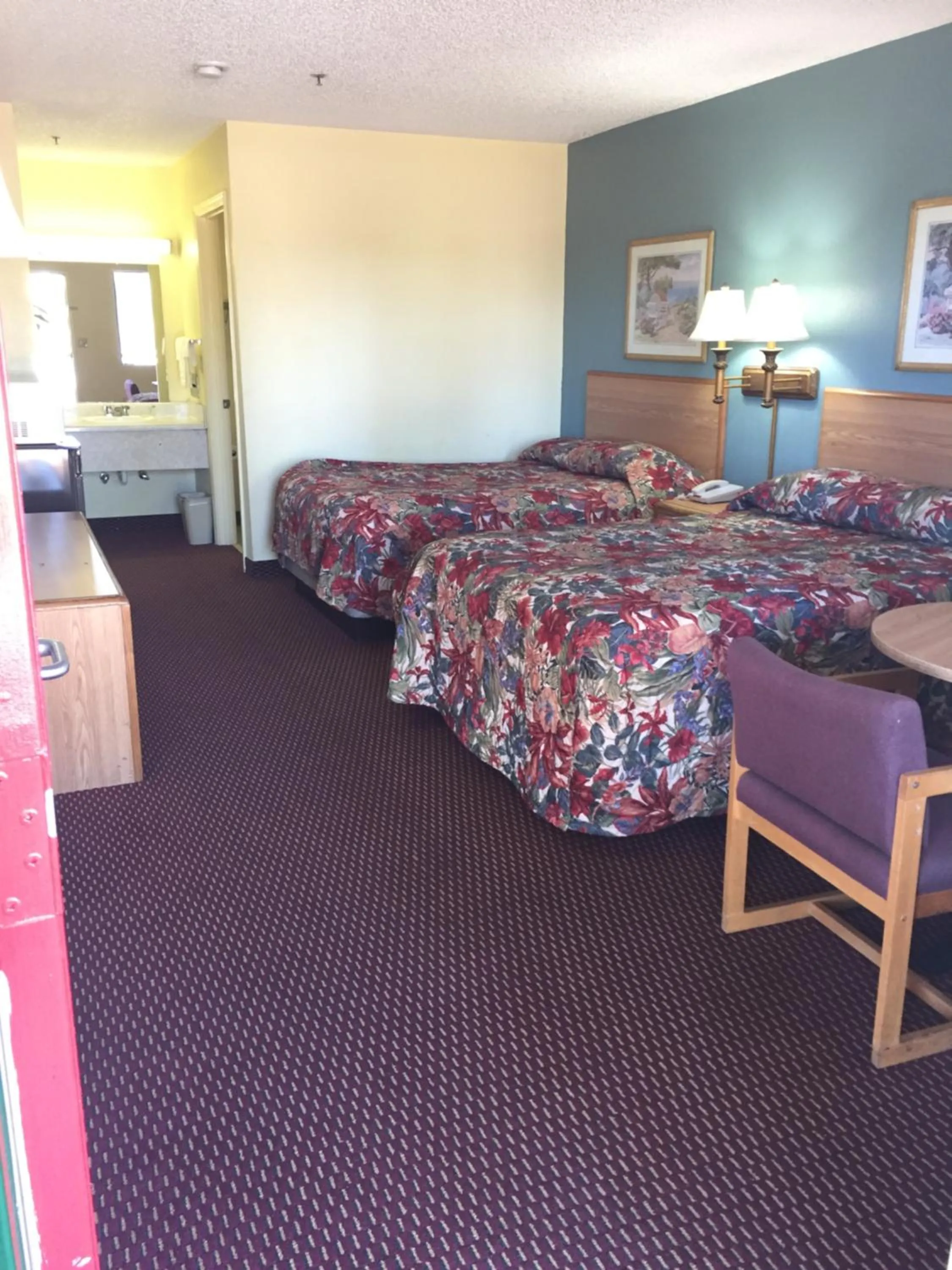 Photo of the whole room, Bed in Relax Inn