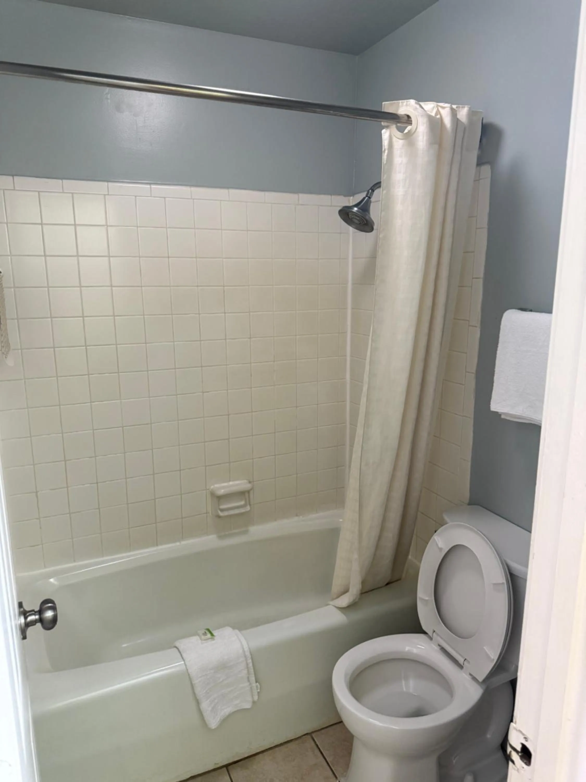 Bathroom in Liberty Inn - Collins