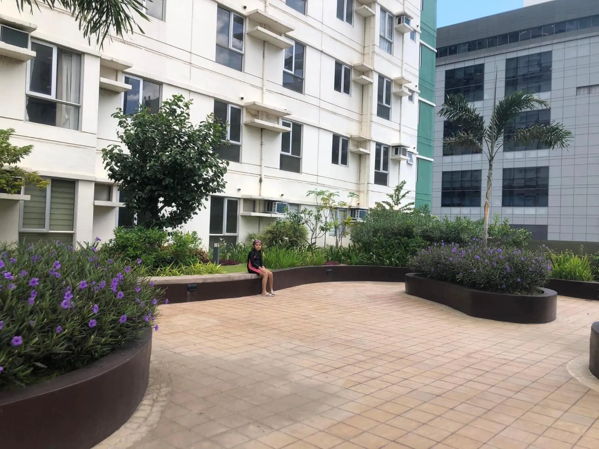 Property building in IT PARK, Cebu City, Twin Beds Avida Riala - unlimited data fast internet up to 100mbps
