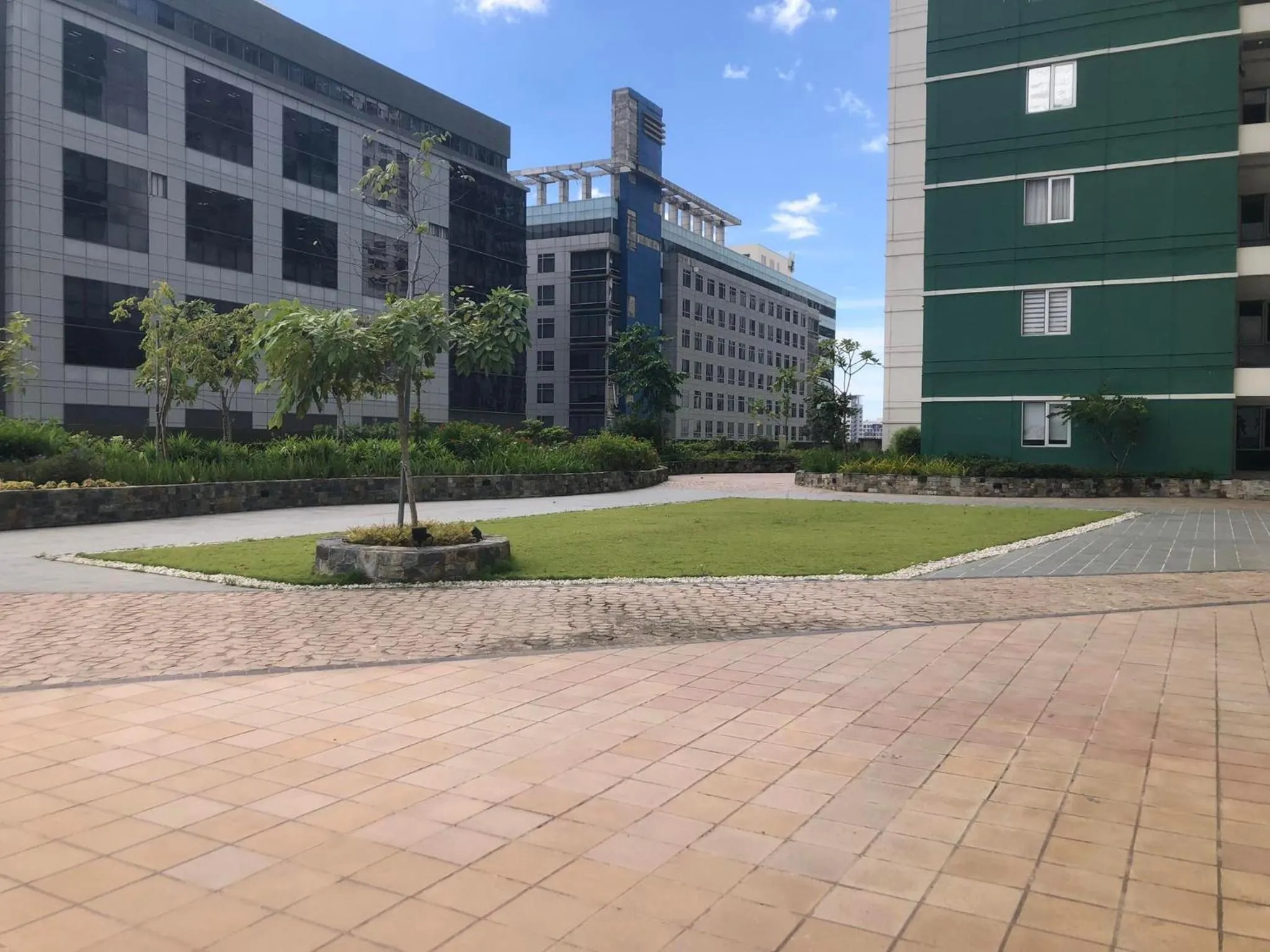 Swimming pool in IT PARK, Cebu City, Twin Beds Avida Riala - unlimited data fast internet up to 100mbps
