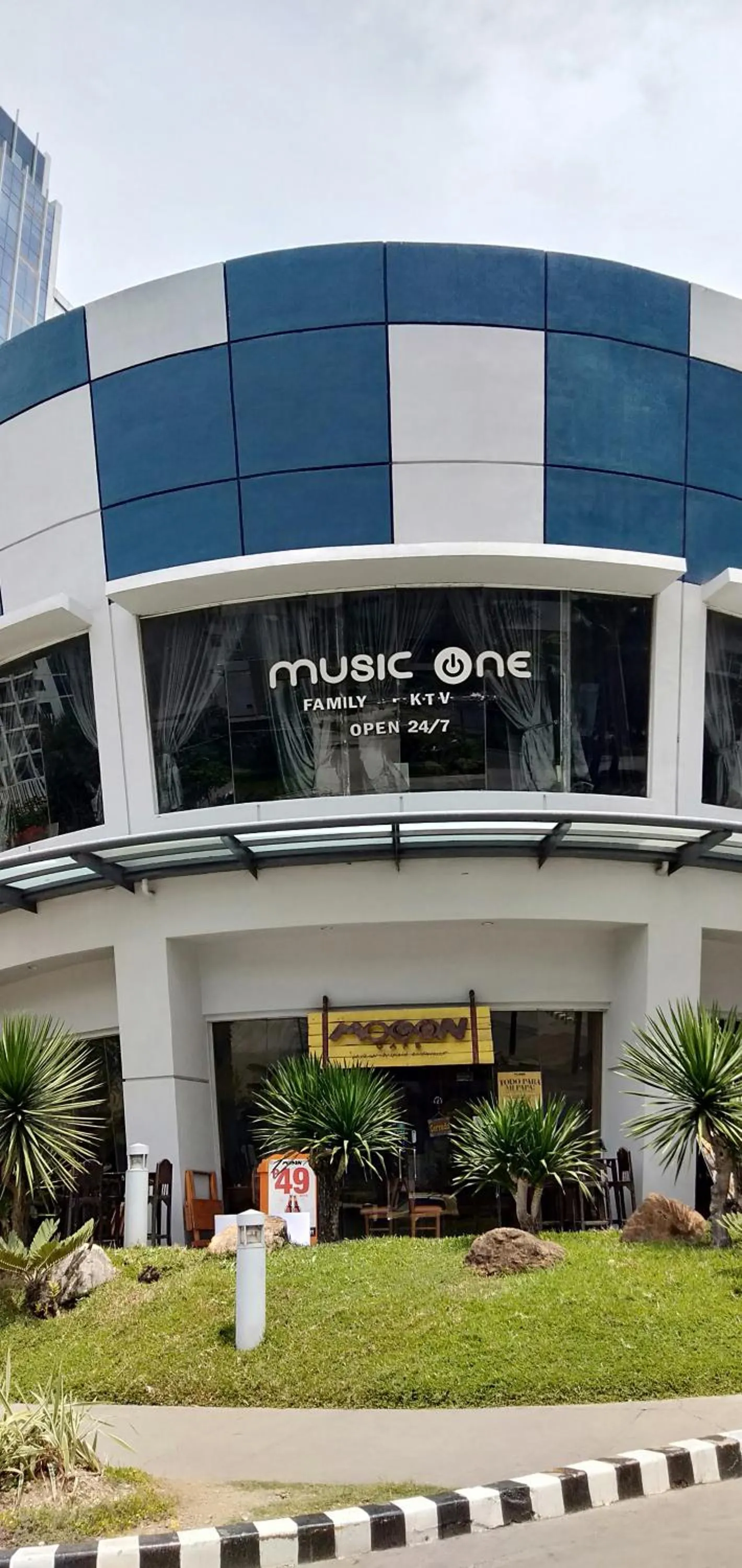 Nearby landmark in IT PARK, Cebu City, Twin Beds Avida Riala - unlimited data fast internet up to 100mbps
