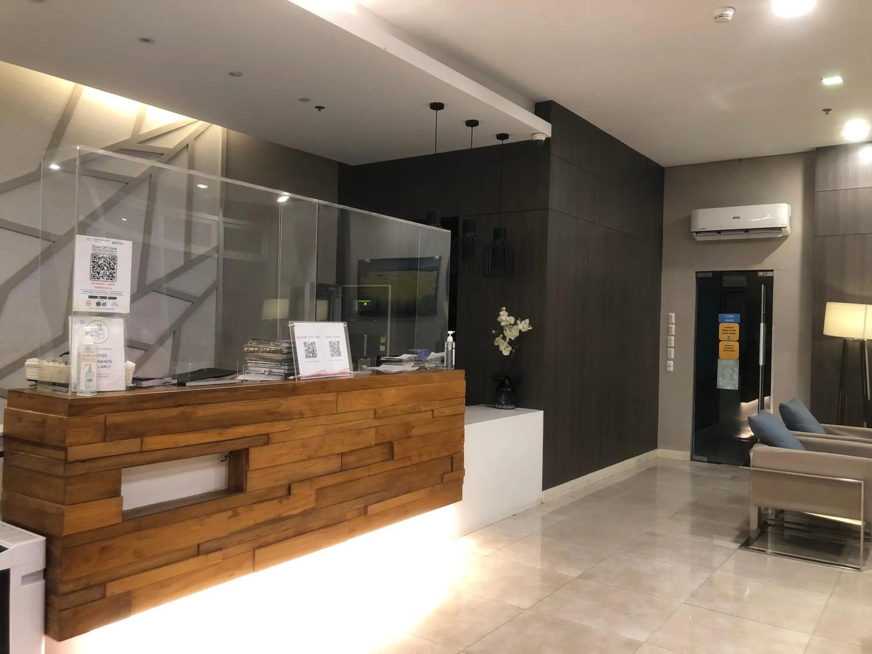 Lobby or reception in IT PARK, Cebu City, Twin Beds Avida Riala - unlimited data fast internet up to 100mbps