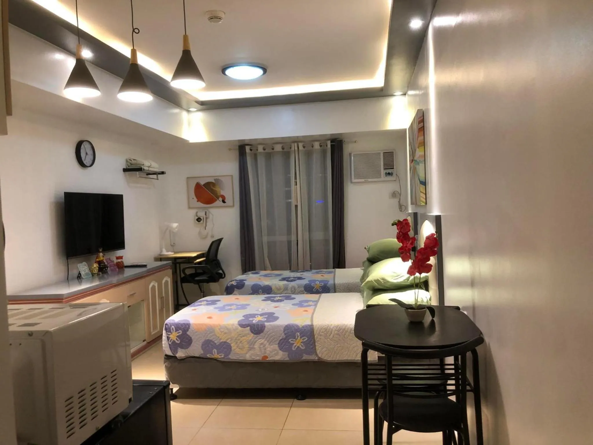 Bedroom, Bed in IT PARK, Cebu City, Twin Beds Avida Riala - unlimited data fast internet up to 100mbps