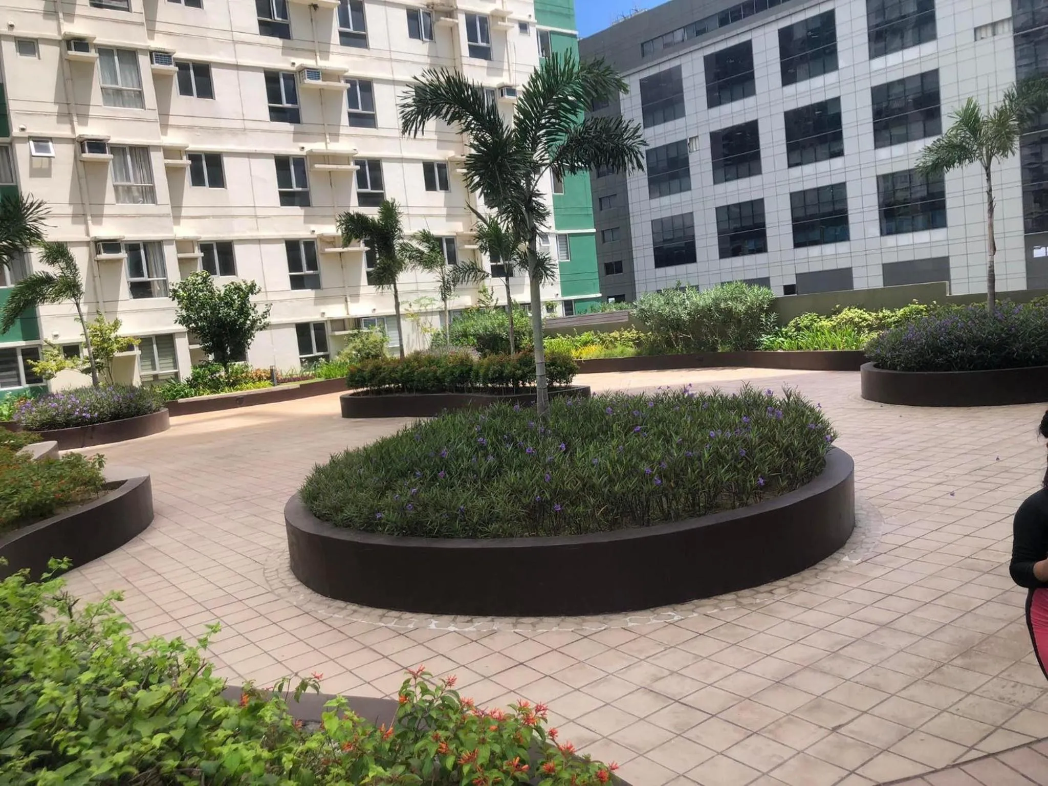 Property building in IT PARK, Cebu City, Twin Beds Avida Riala - unlimited data fast internet up to 100mbps