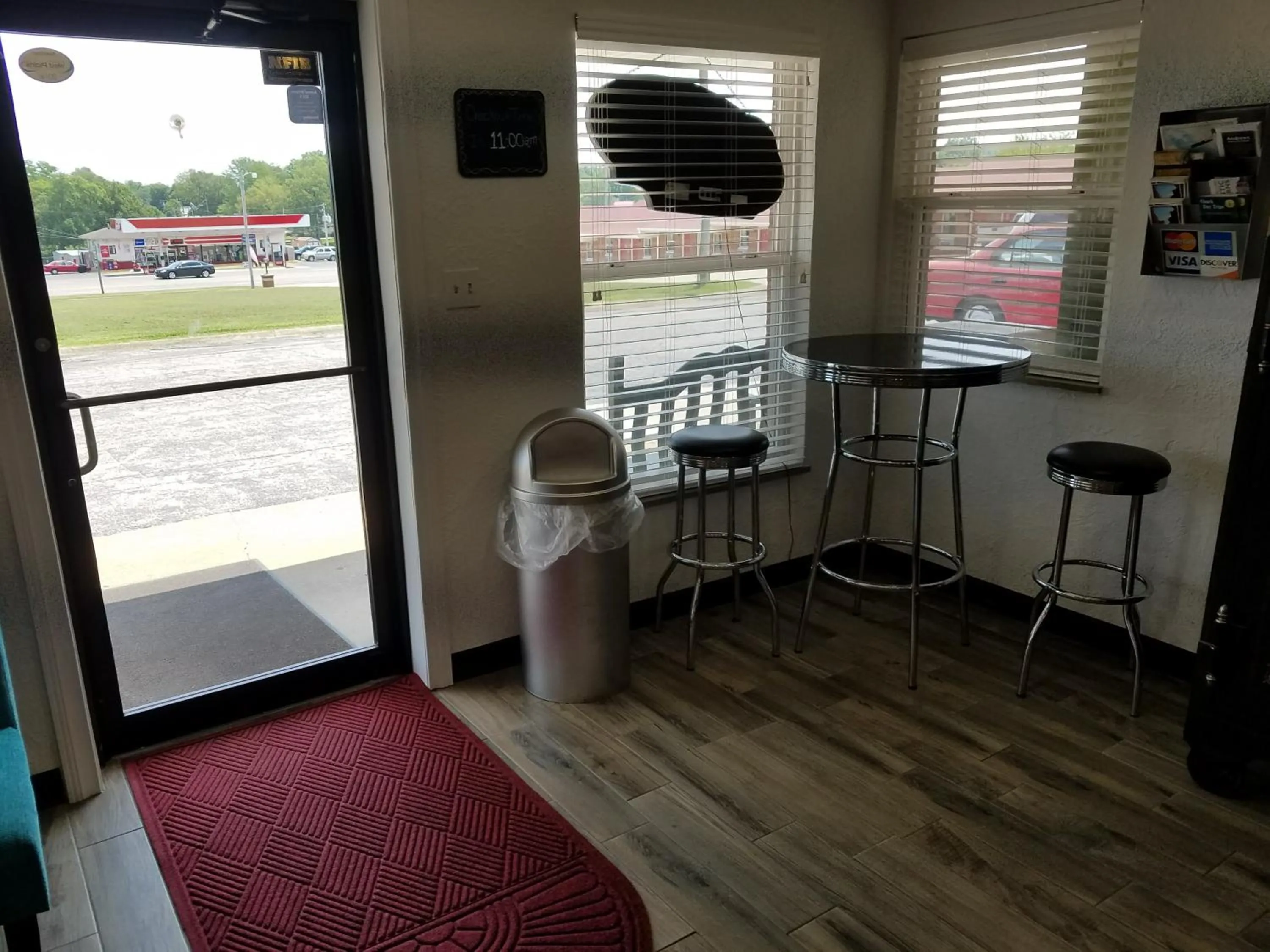 Lobby or reception in West Plains Motel