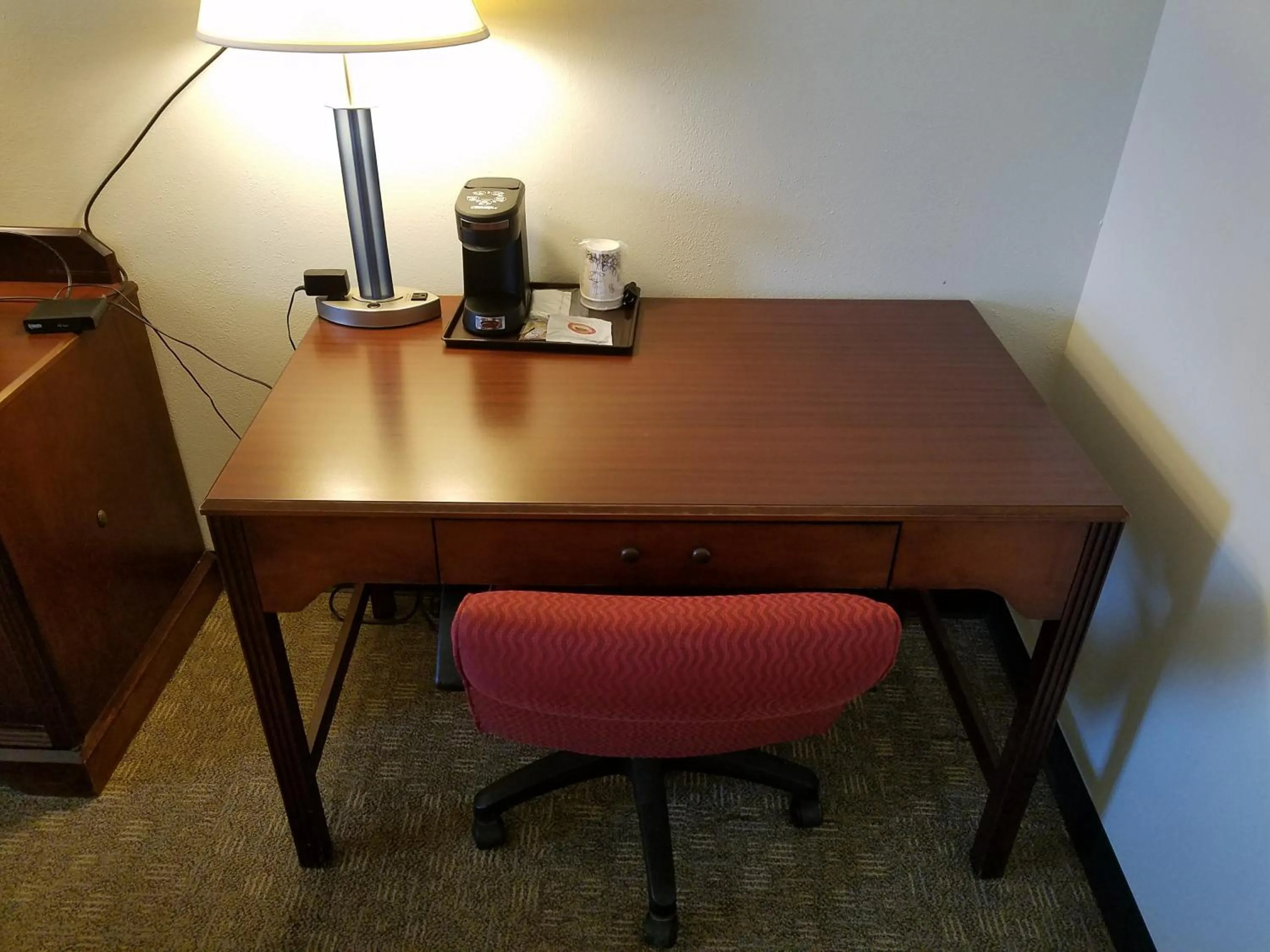 Seating area in West Plains Motel