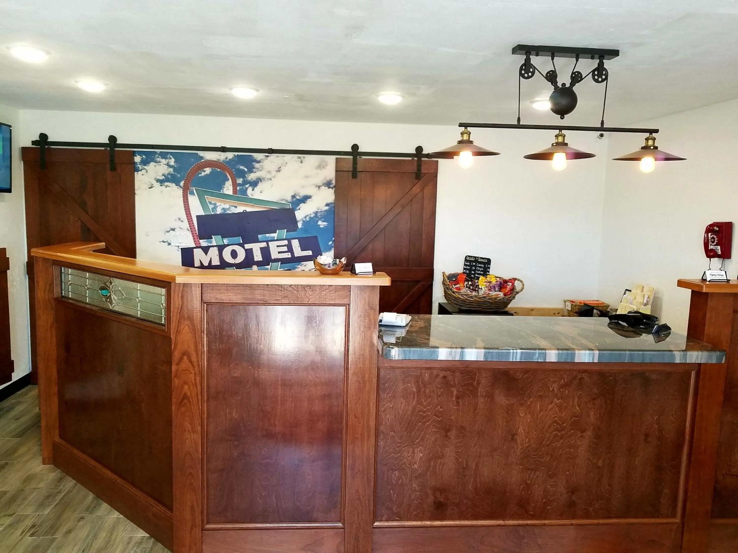 Lobby or reception in West Plains Motel