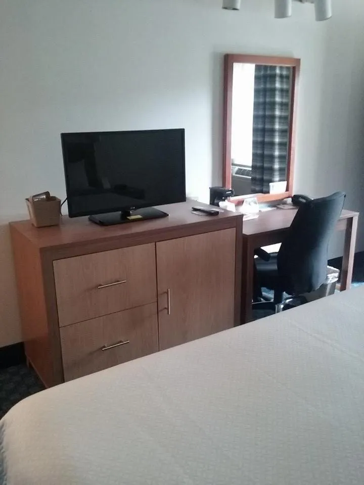 Bed in Mainstreet Inn