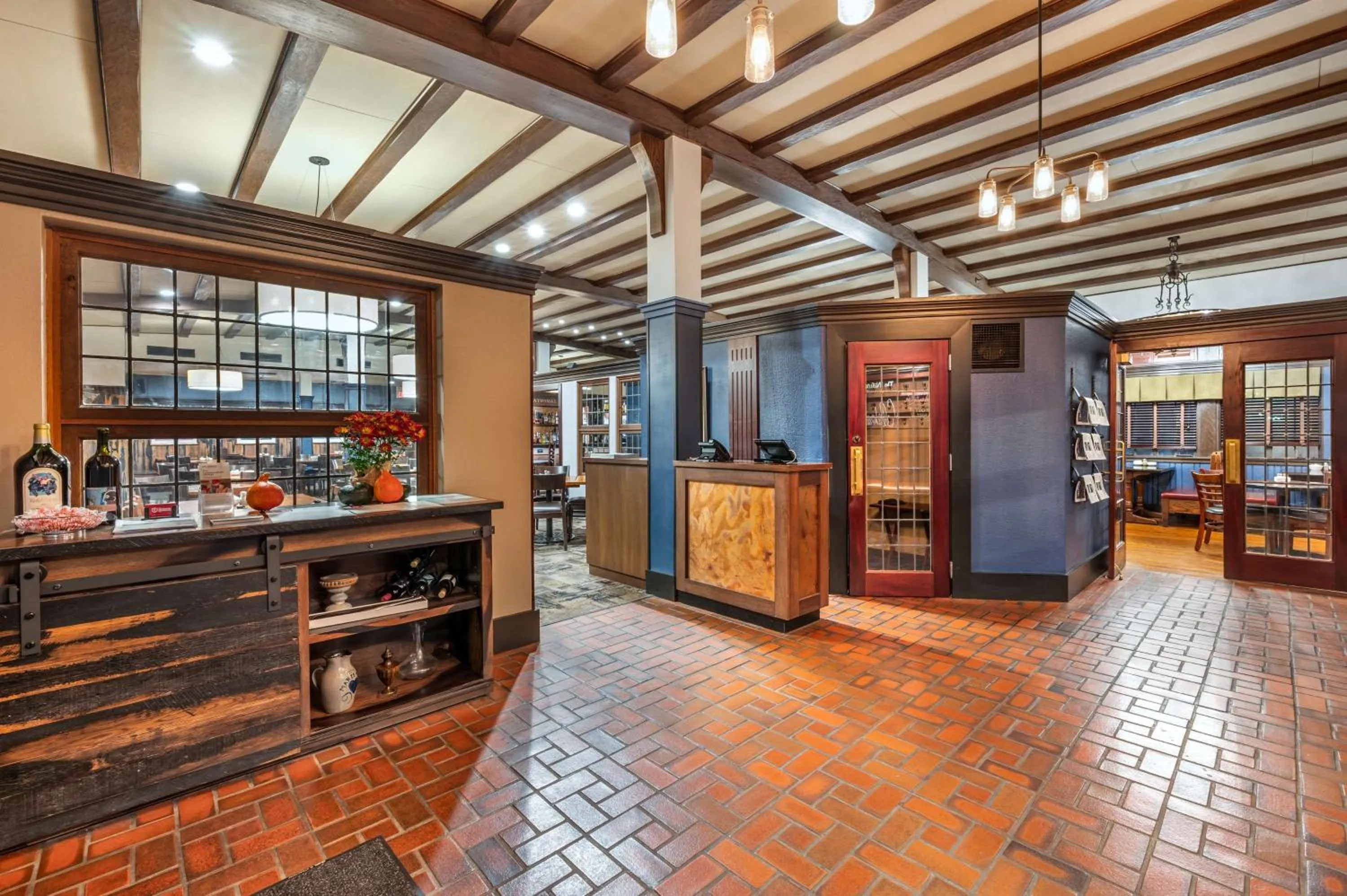 Restaurant/places to eat in Best Western Premier Mariemont Inn