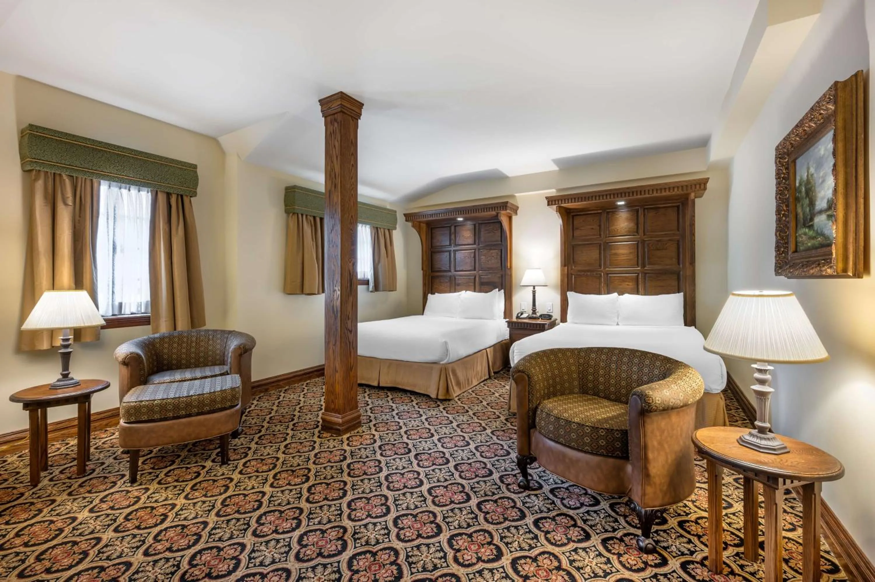 Bedroom, Bed in Best Western Premier Mariemont Inn