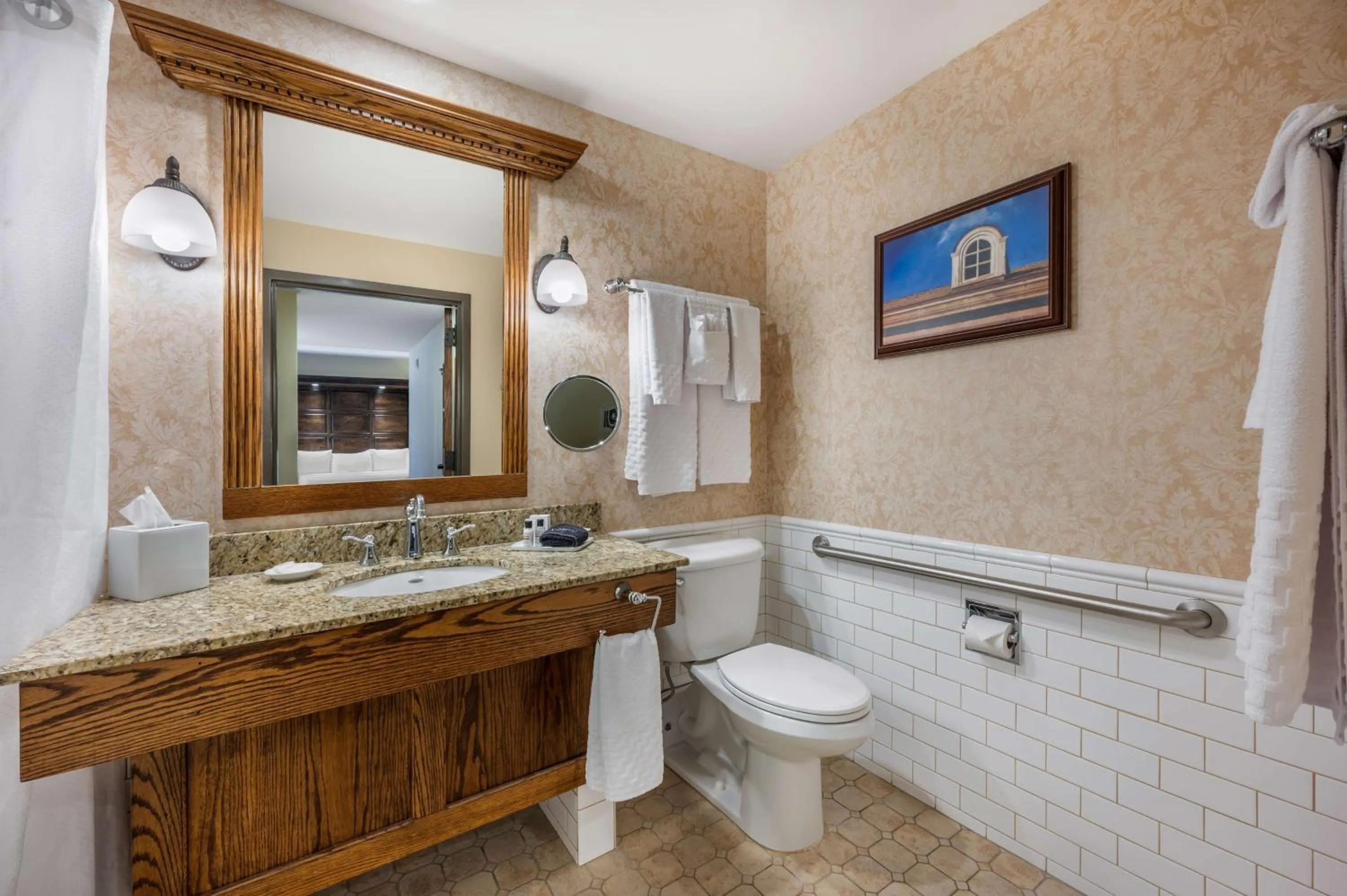 Bathroom in Best Western Premier Mariemont Inn