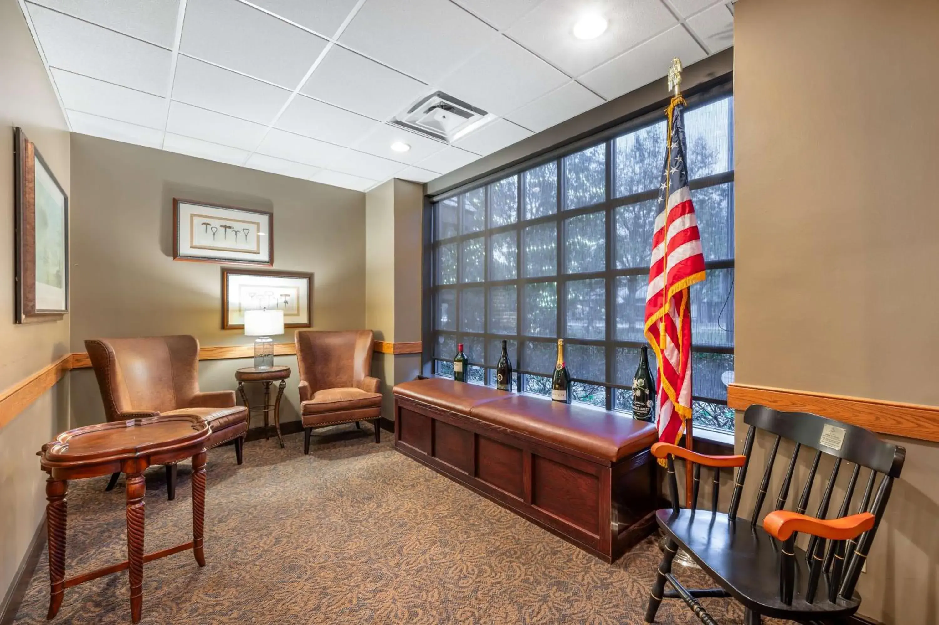 Property building in Best Western Premier Mariemont Inn Property building in Best Western Premier Mariemont Inn