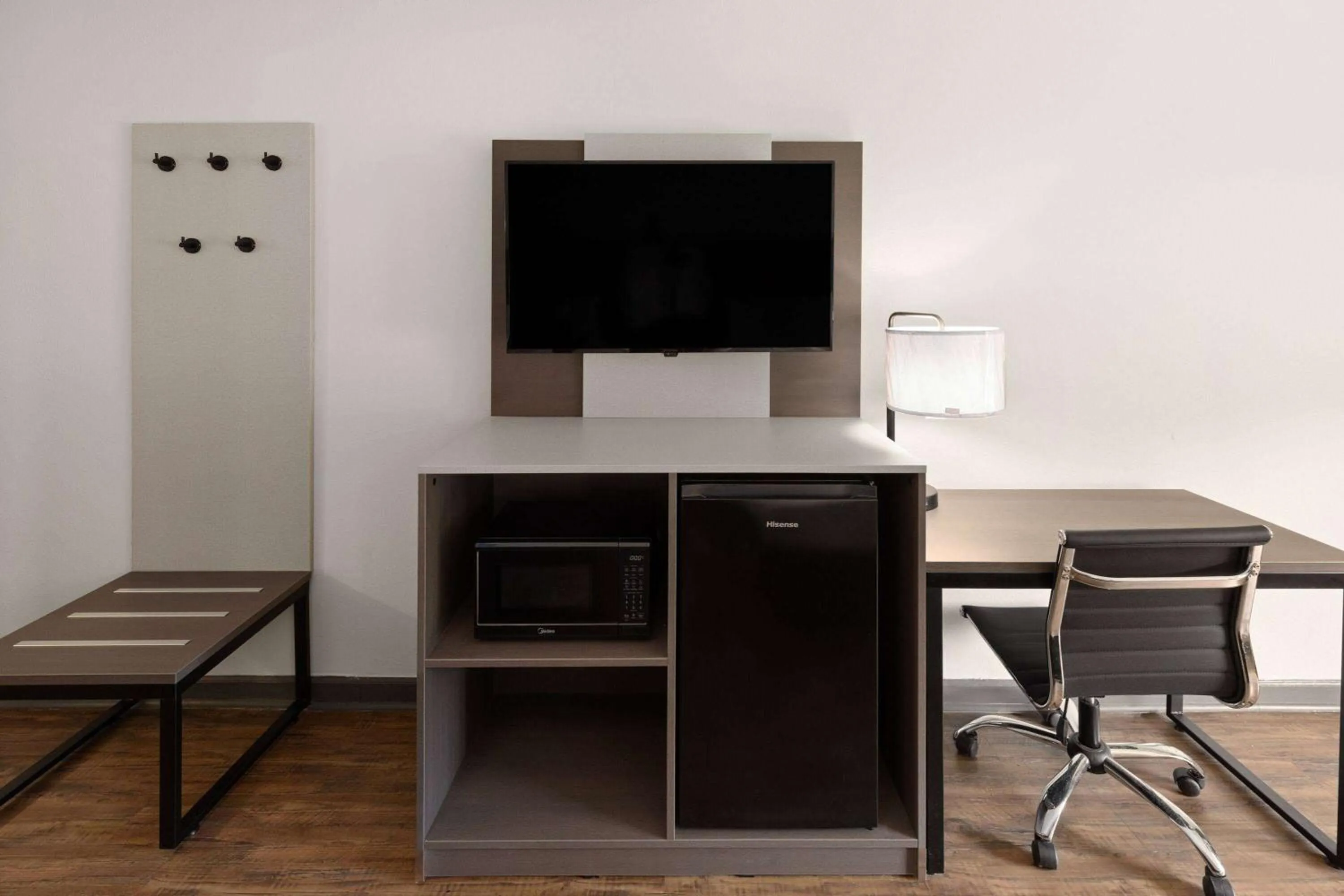 Photo of the whole room in Ramada by Wyndham Bainbridge