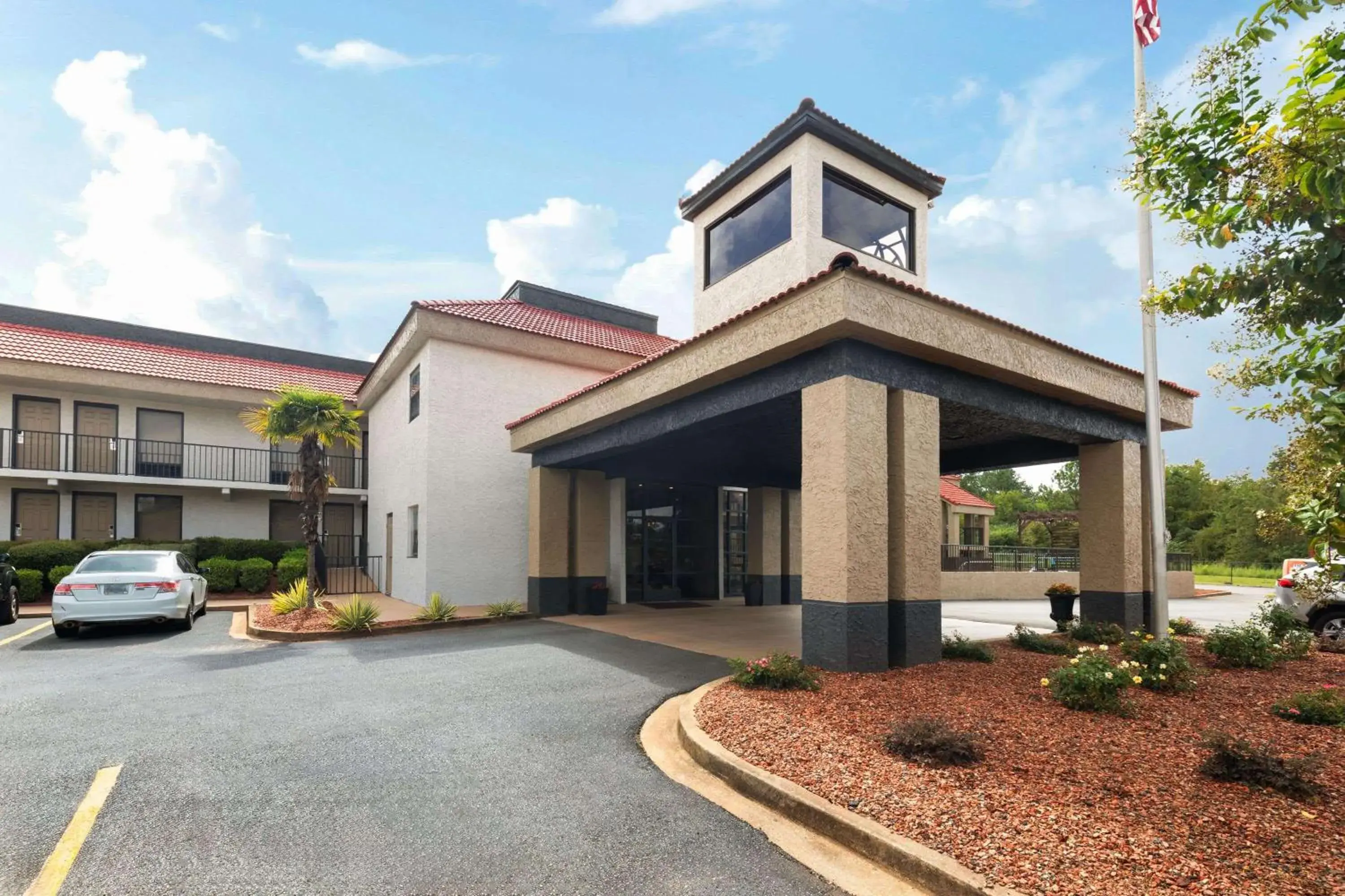 Property building in Ramada by Wyndham Bainbridge Property building in Ramada by Wyndham Bainbridge