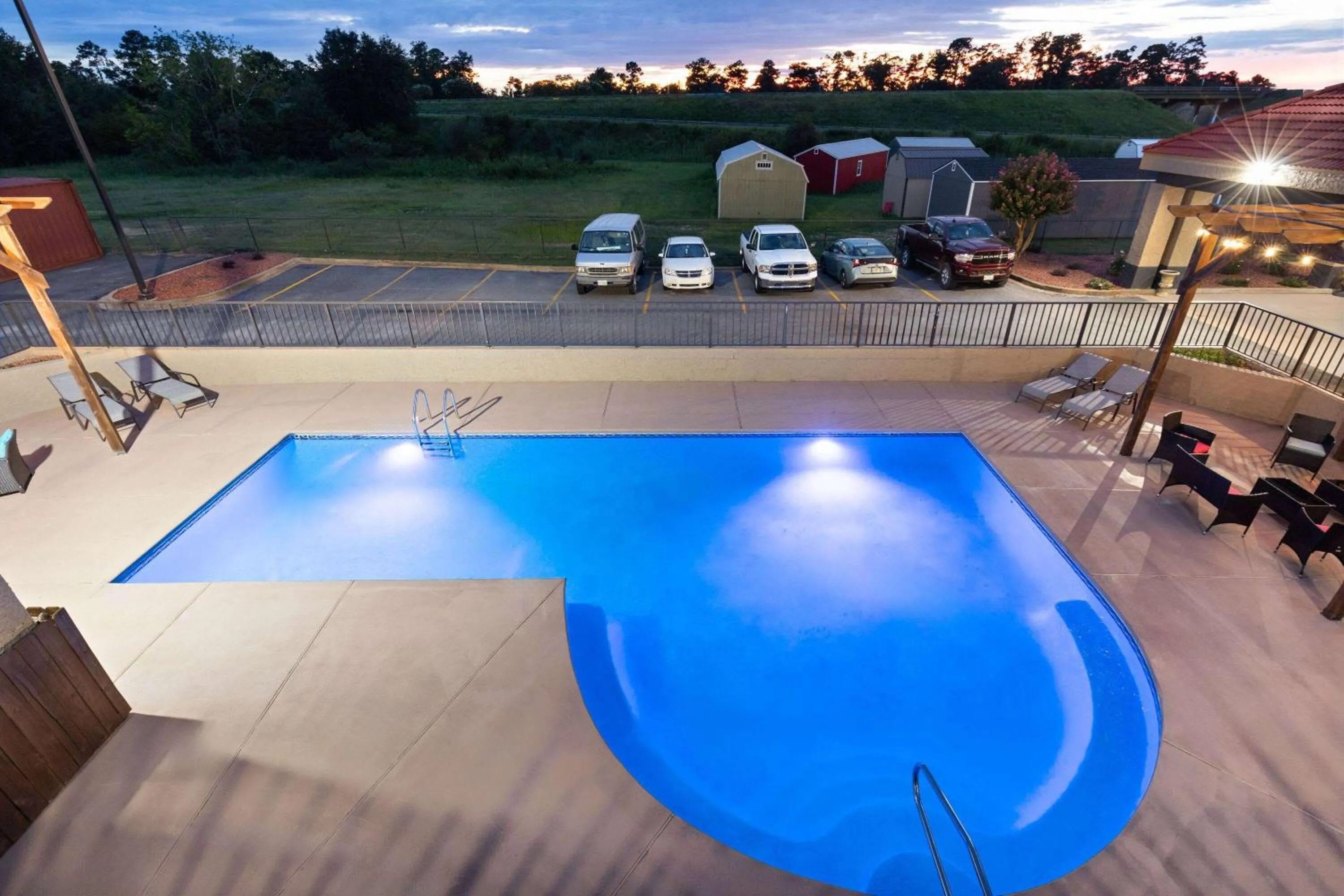 Swimming pool in Ramada by Wyndham Bainbridge