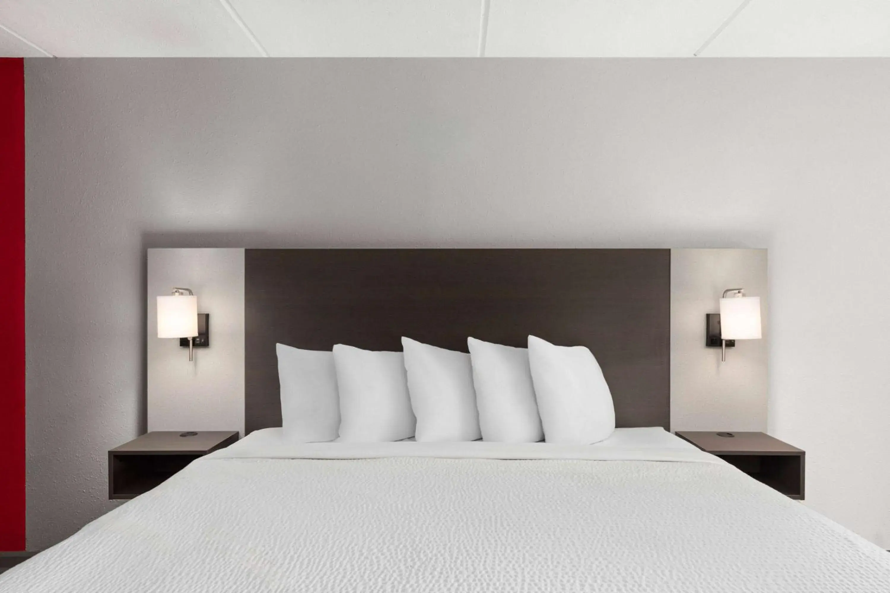 Photo of the whole room, Bed in Ramada by Wyndham Bainbridge Photo of the whole room, Bed in Ramada by Wyndham Bainbridge