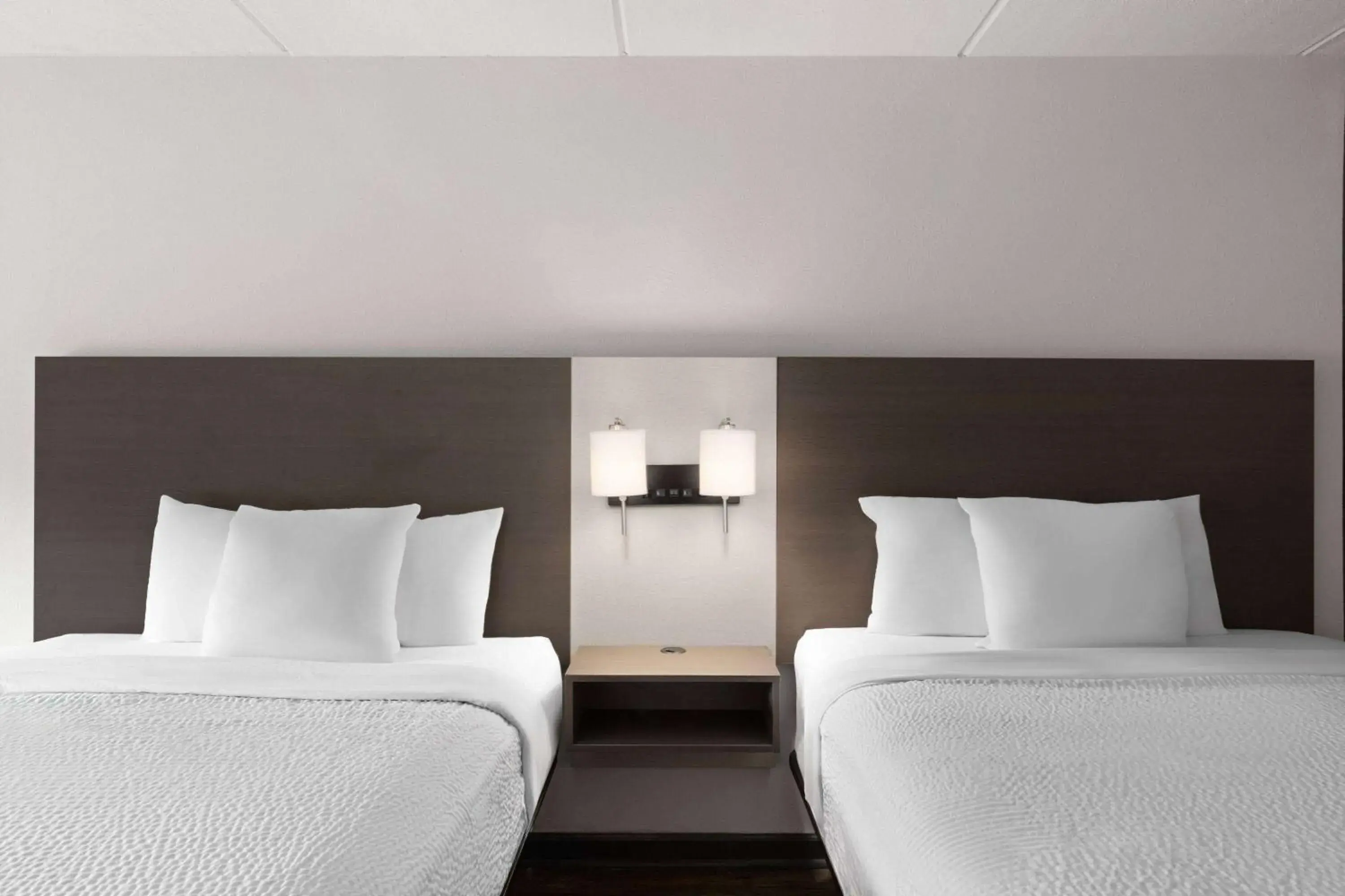 Photo of the whole room, Bed in Ramada by Wyndham Bainbridge Photo of the whole room, Bed in Ramada by Wyndham Bainbridge