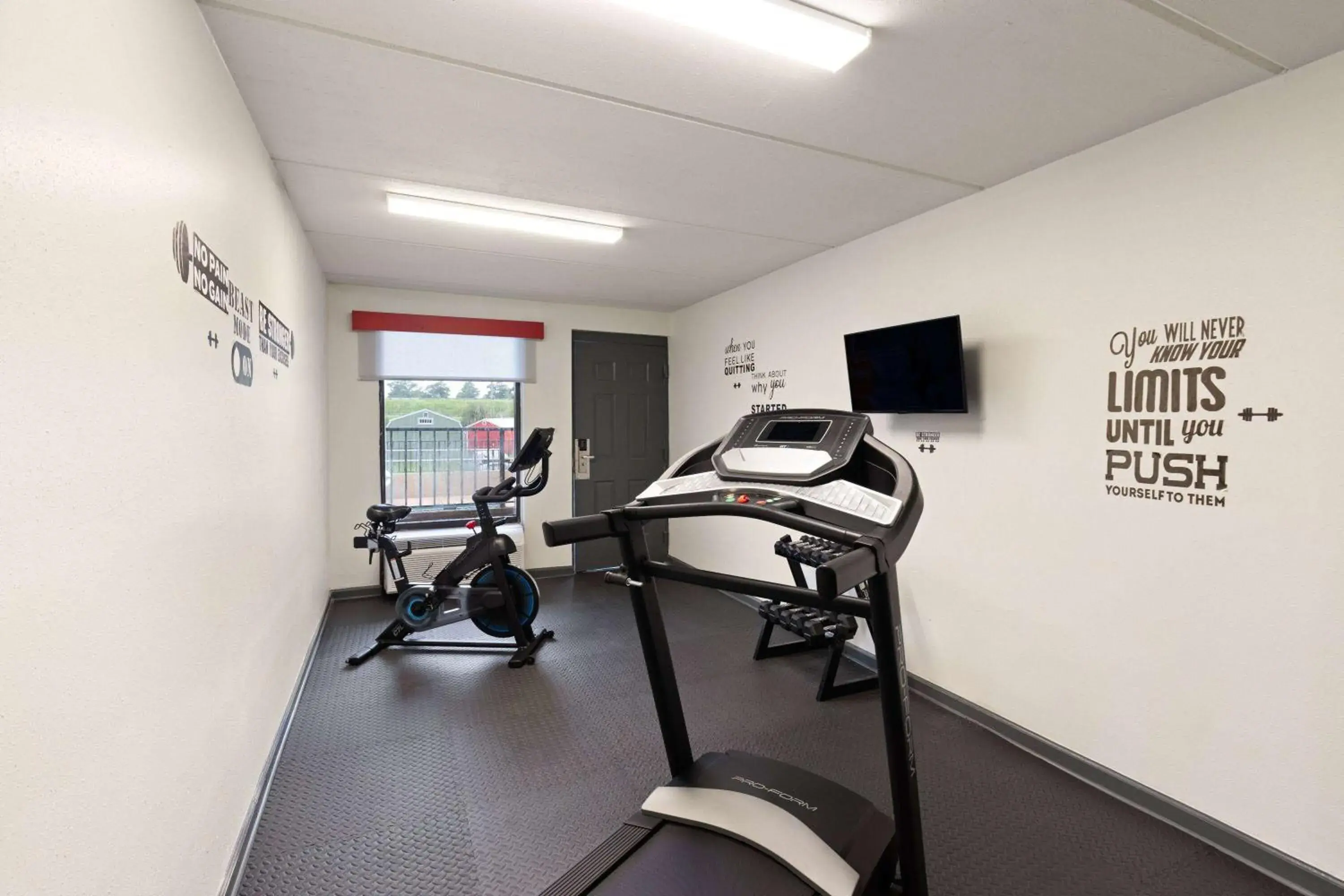 Fitness centre/facilities in Ramada by Wyndham Bainbridge Fitness centre/facilities in Ramada by Wyndham Bainbridge