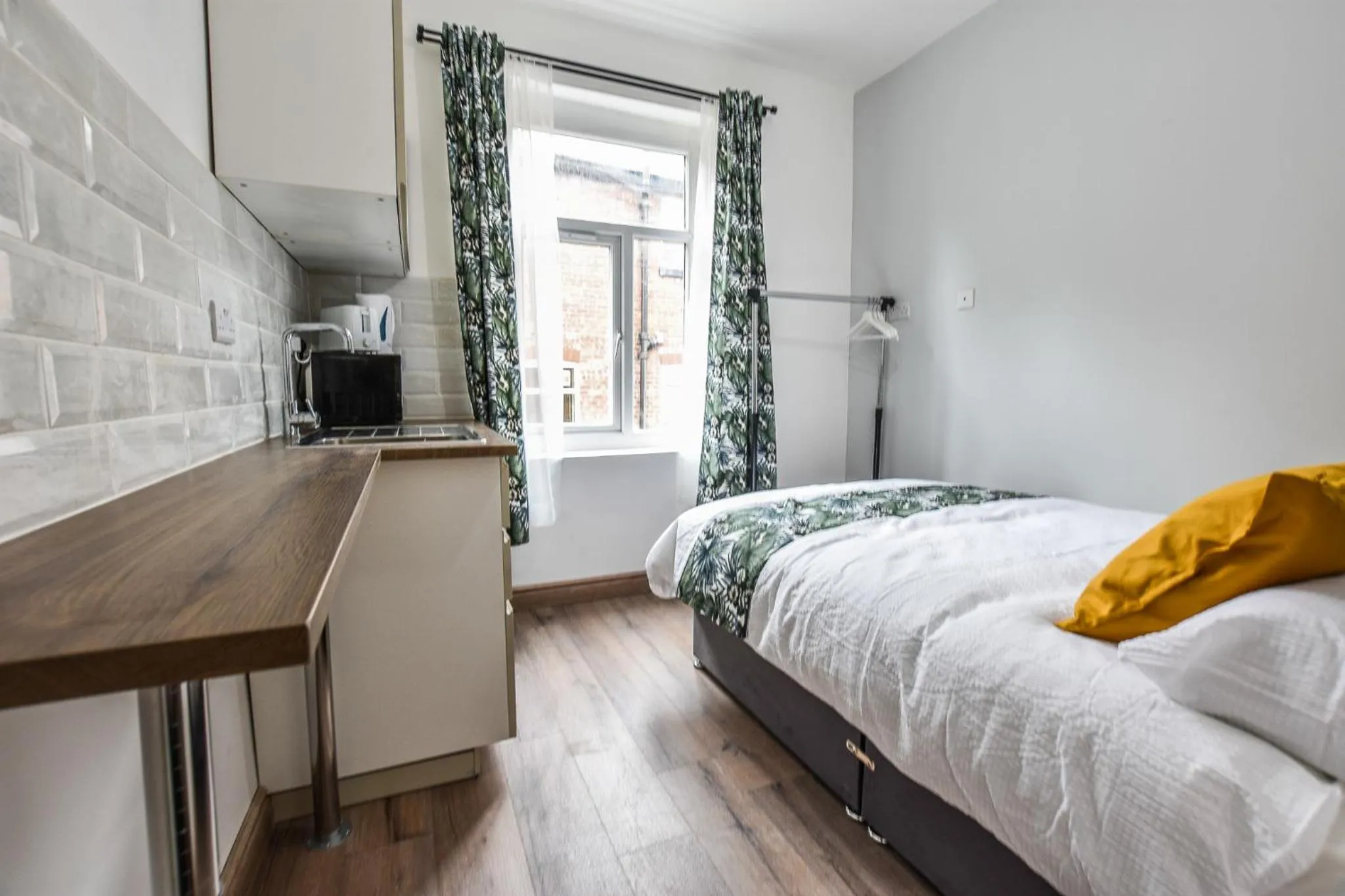 Photo of the whole room, Bed in Regency GuestHouse Manchester North