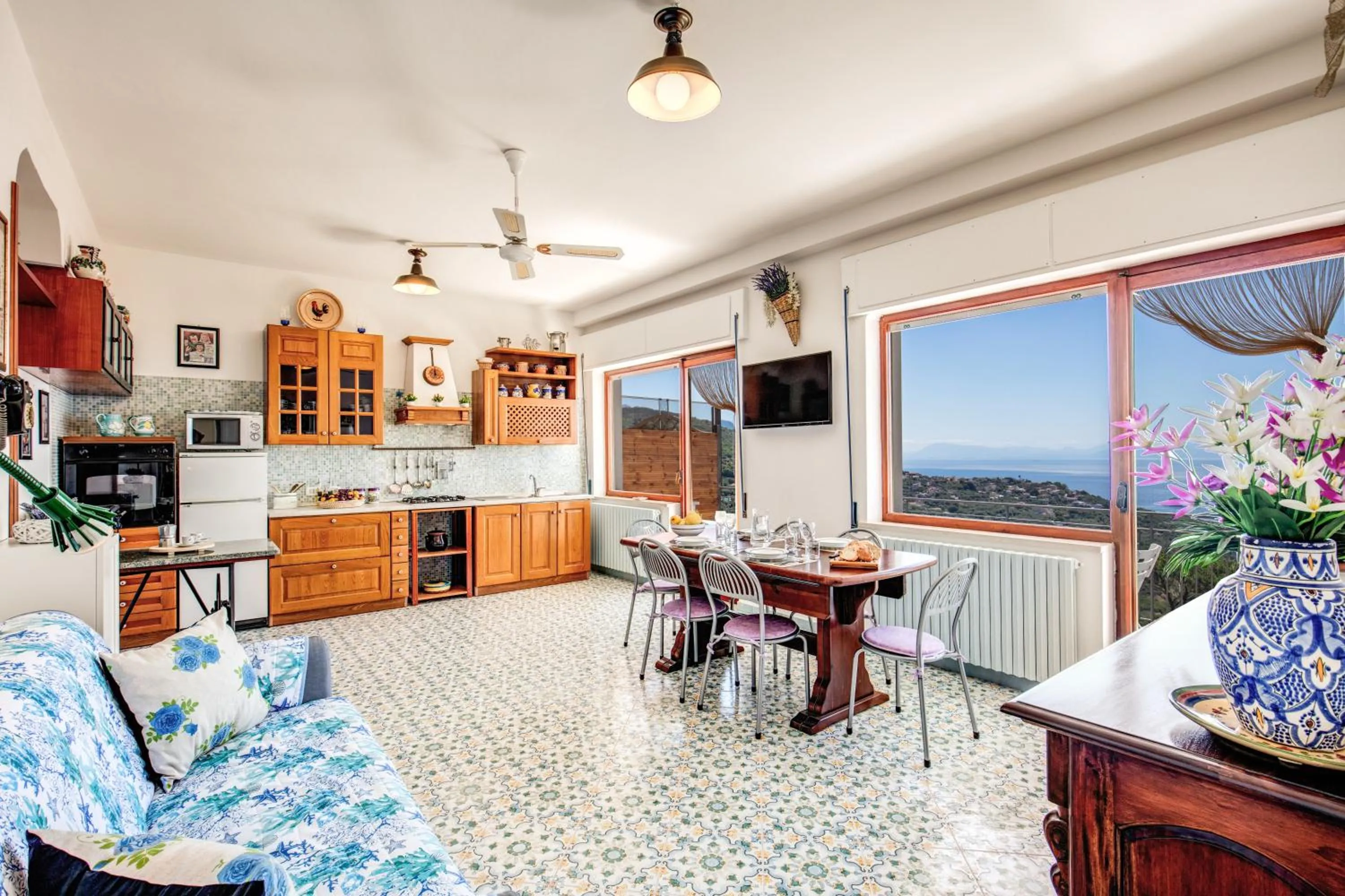 GECA'S House - Panoramic sea view studio