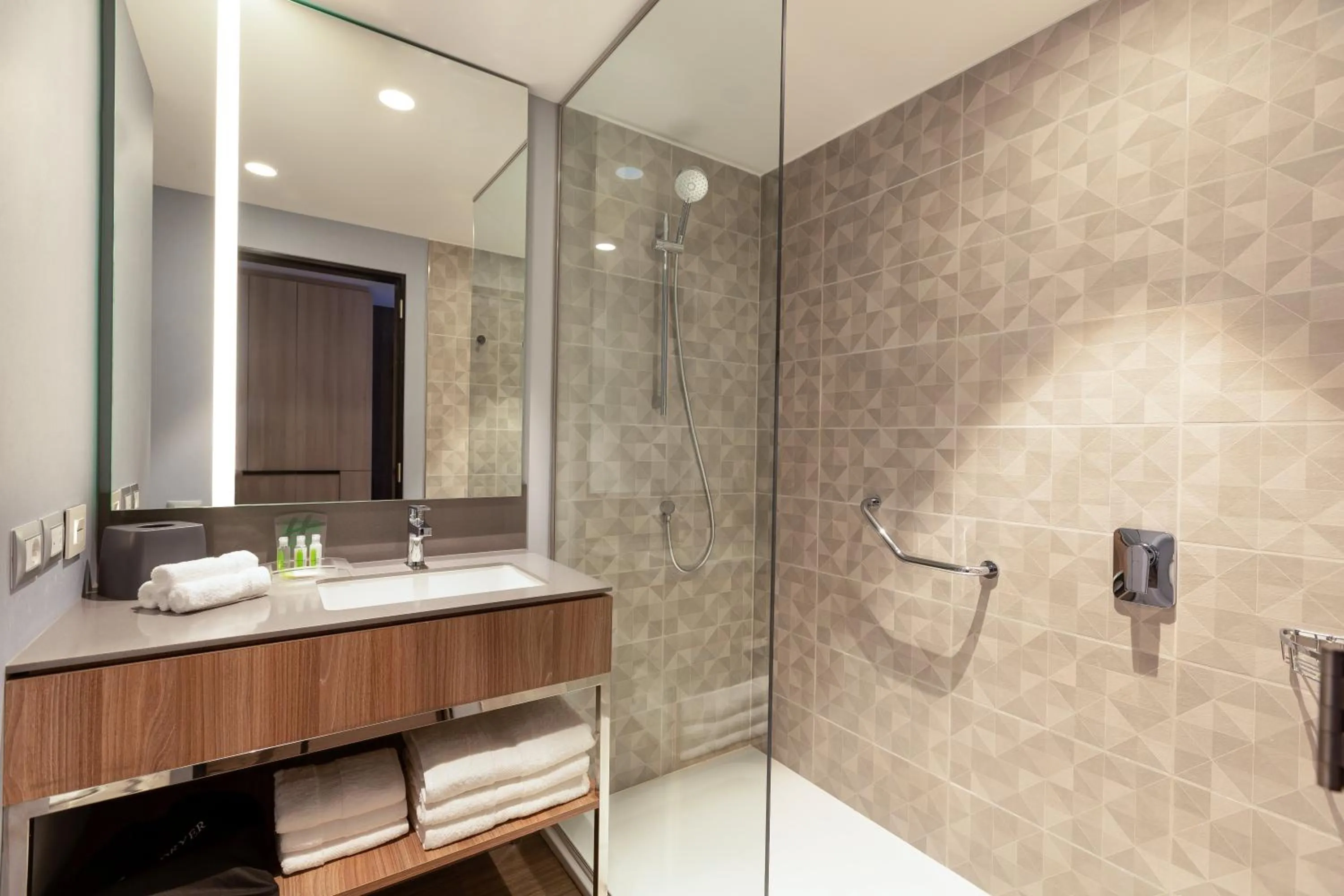 Bathroom in Holiday Inn - Lima Miraflores by IHG