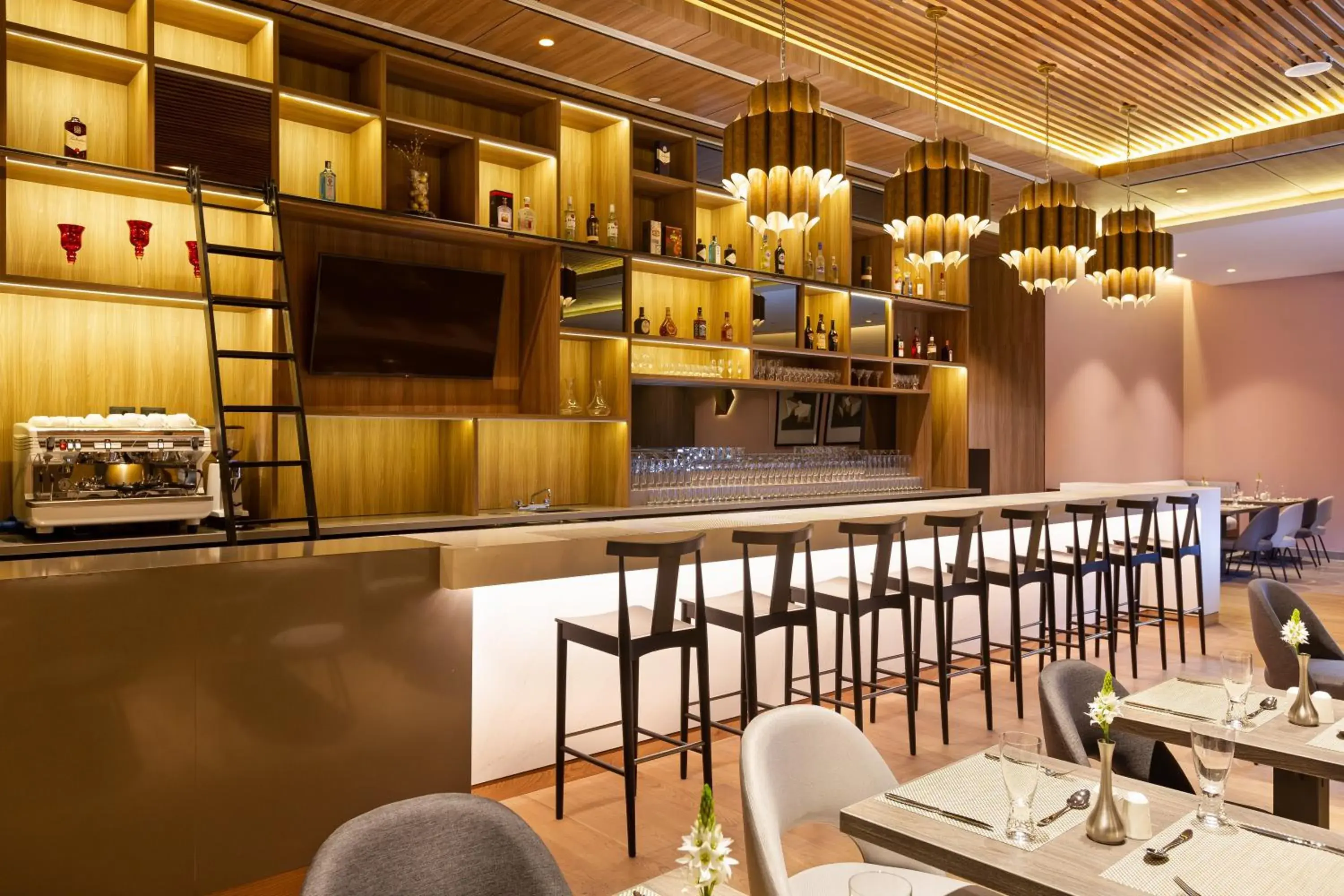 Lounge or bar in Holiday Inn - Lima Miraflores by IHG Lounge or bar in Holiday Inn - Lima Miraflores by IHG