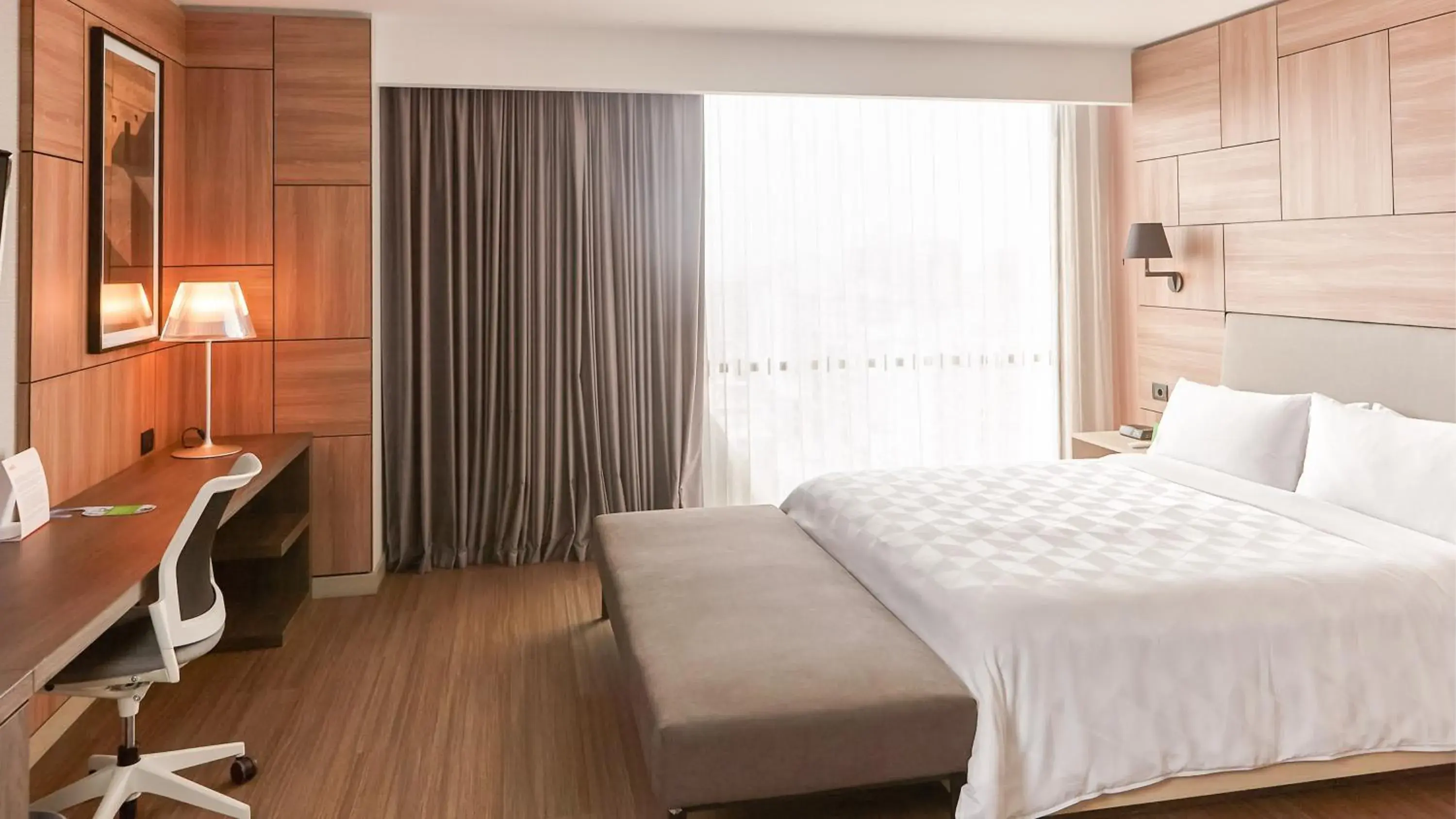 Photo of the whole room, Bed in Holiday Inn - Lima Miraflores by IHG Photo of the whole room, Bed in Holiday Inn - Lima Miraflores by IHG