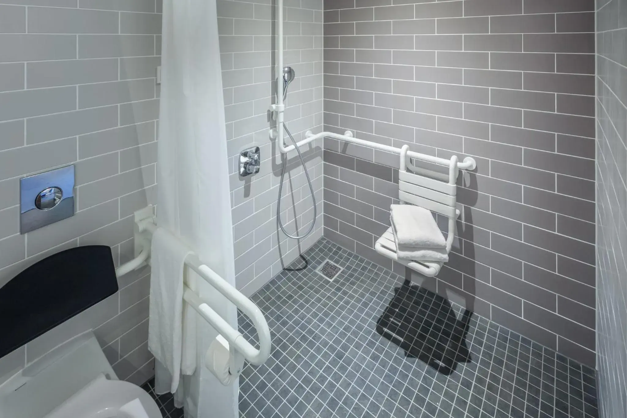 Photo of the whole room in Holiday Inn Express - Erlangen by IHG Photo of the whole room in Holiday Inn Express - Erlangen by IHG